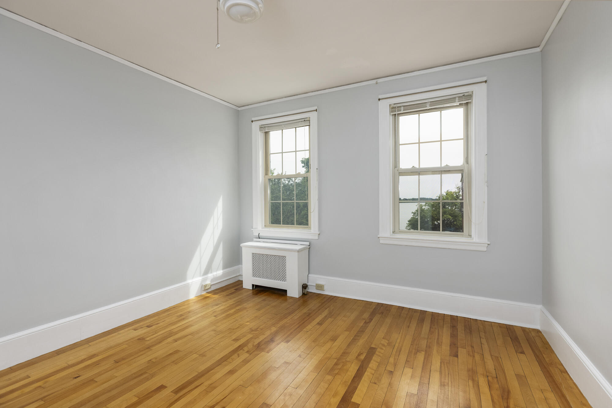 290 Baxter Boulevard, B3