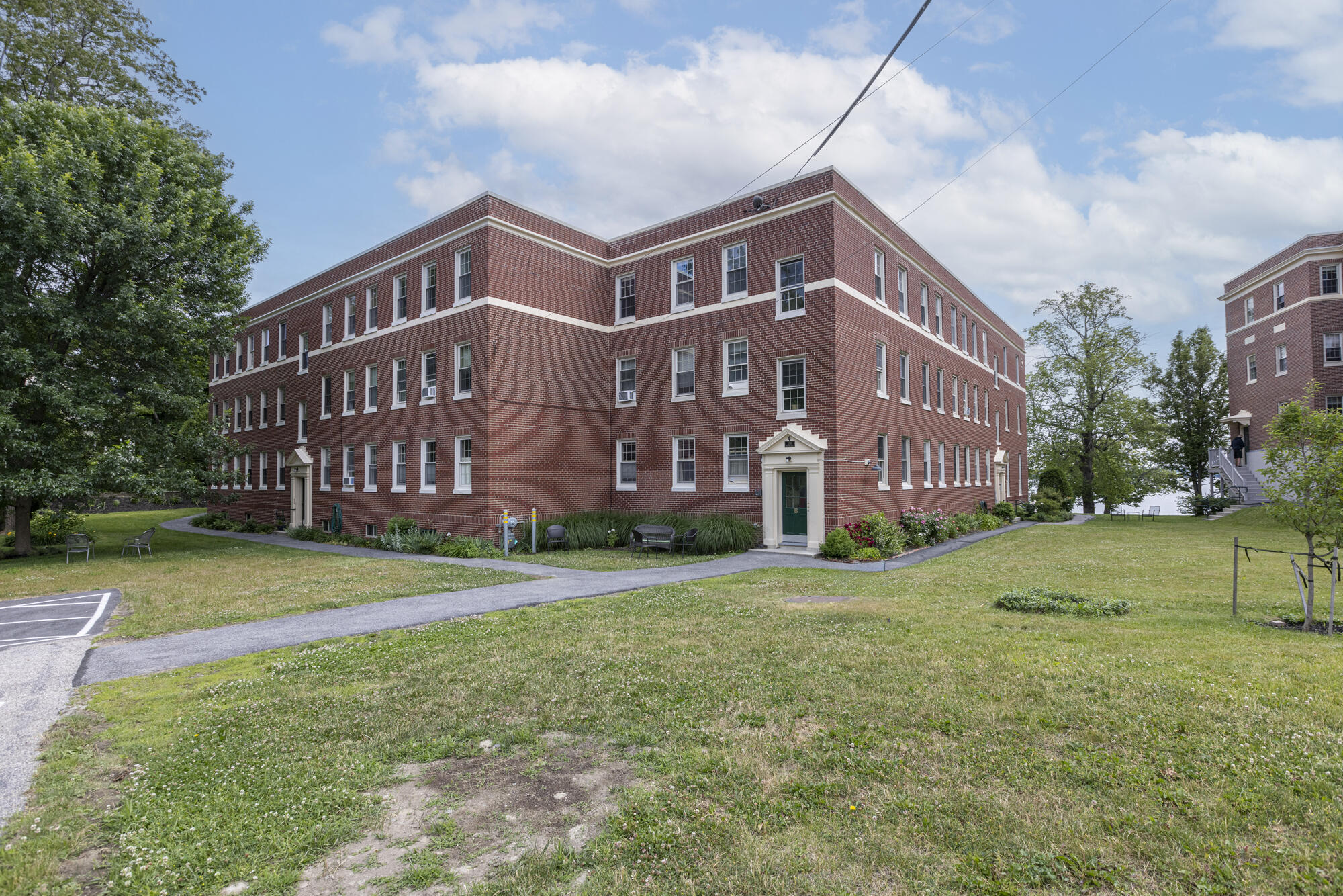 290 Baxter Boulevard, B3