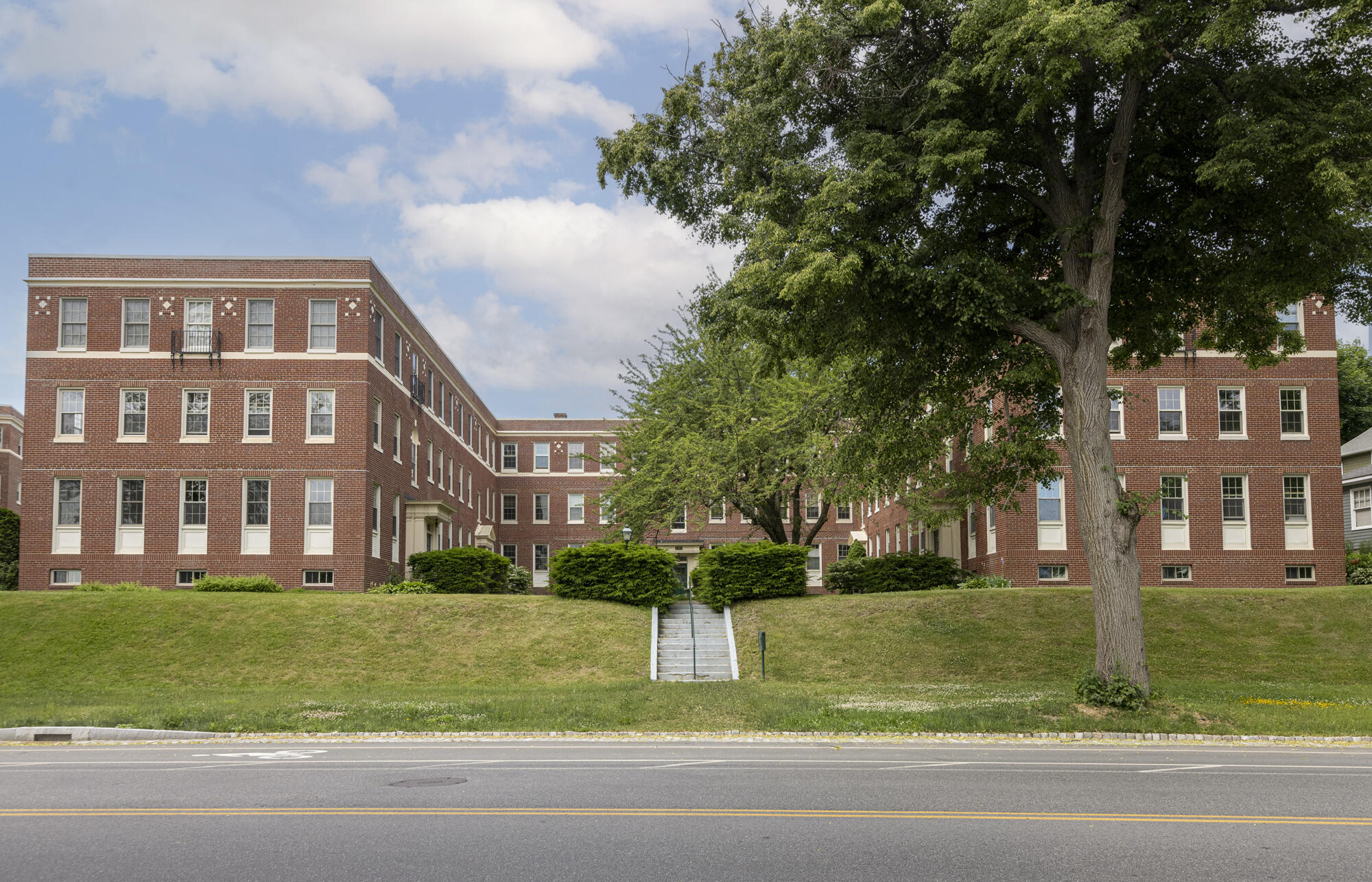 290 Baxter Boulevard, B3