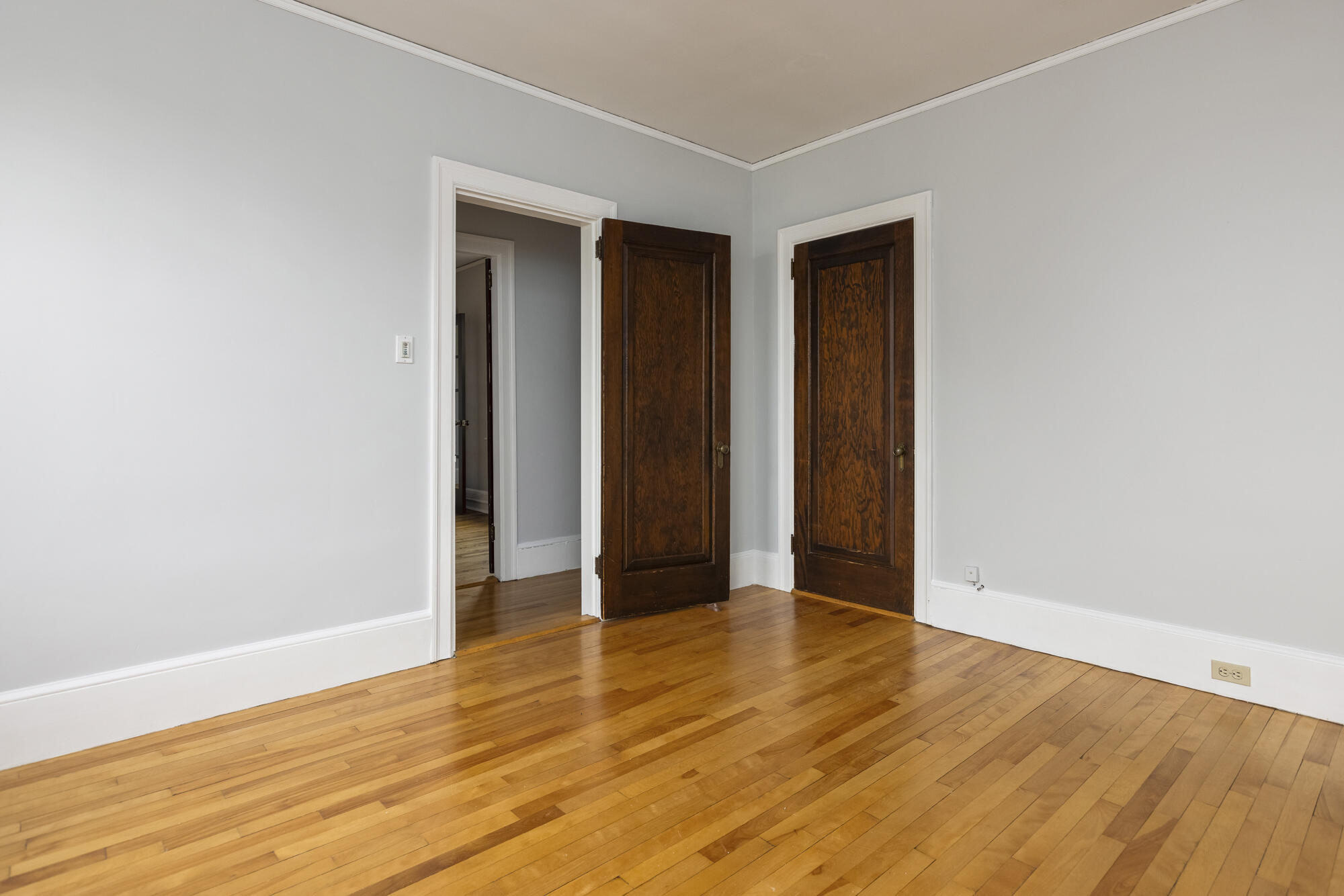 290 Baxter Boulevard, B3