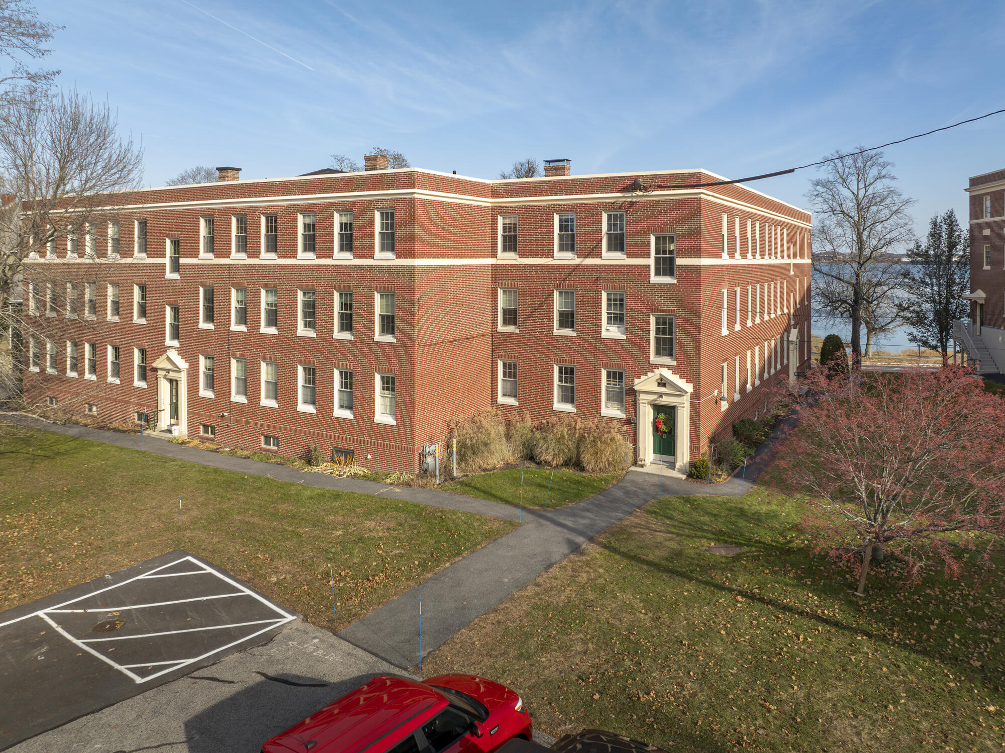 290 Baxter Boulevard, B3