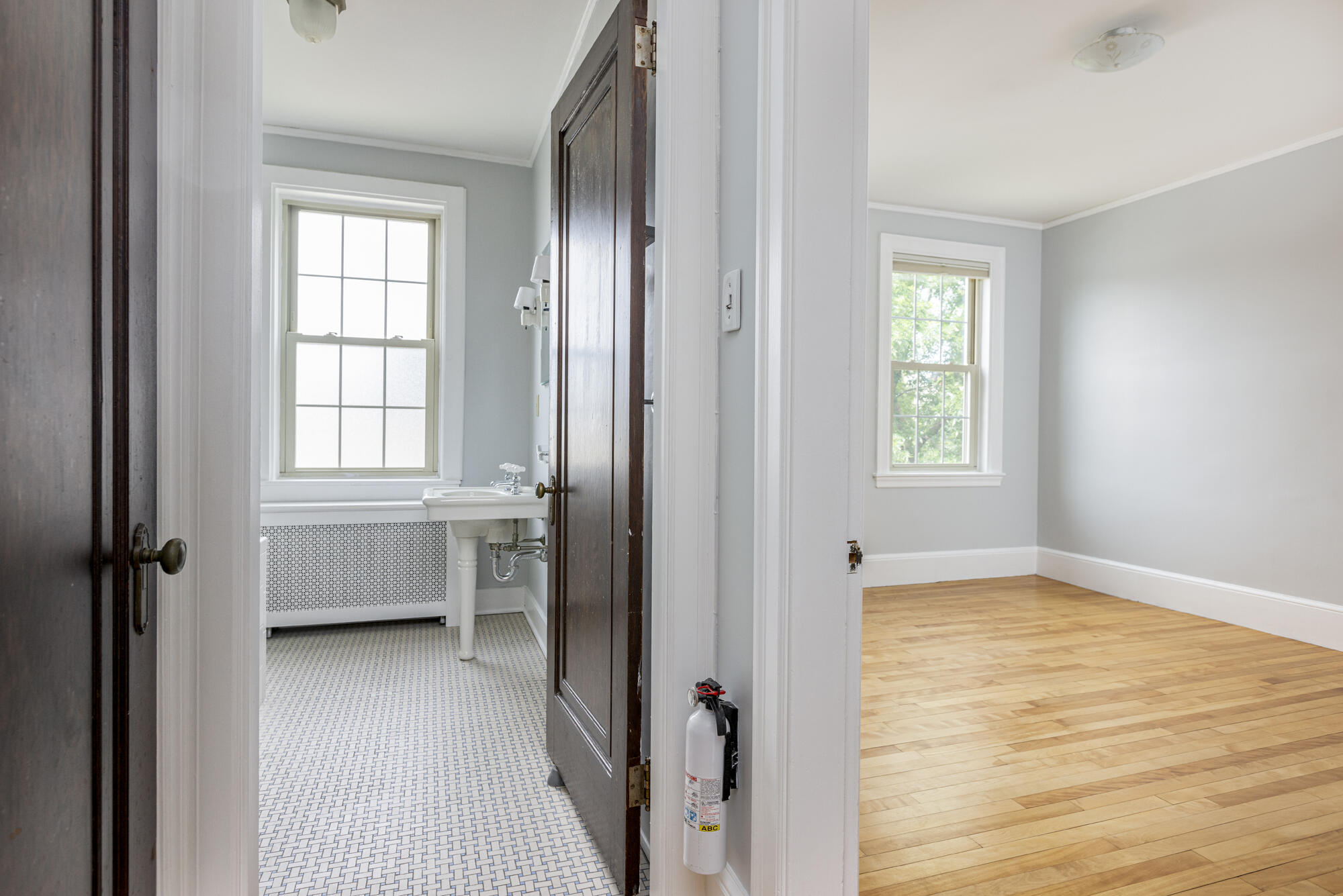 290 Baxter Boulevard, B3
