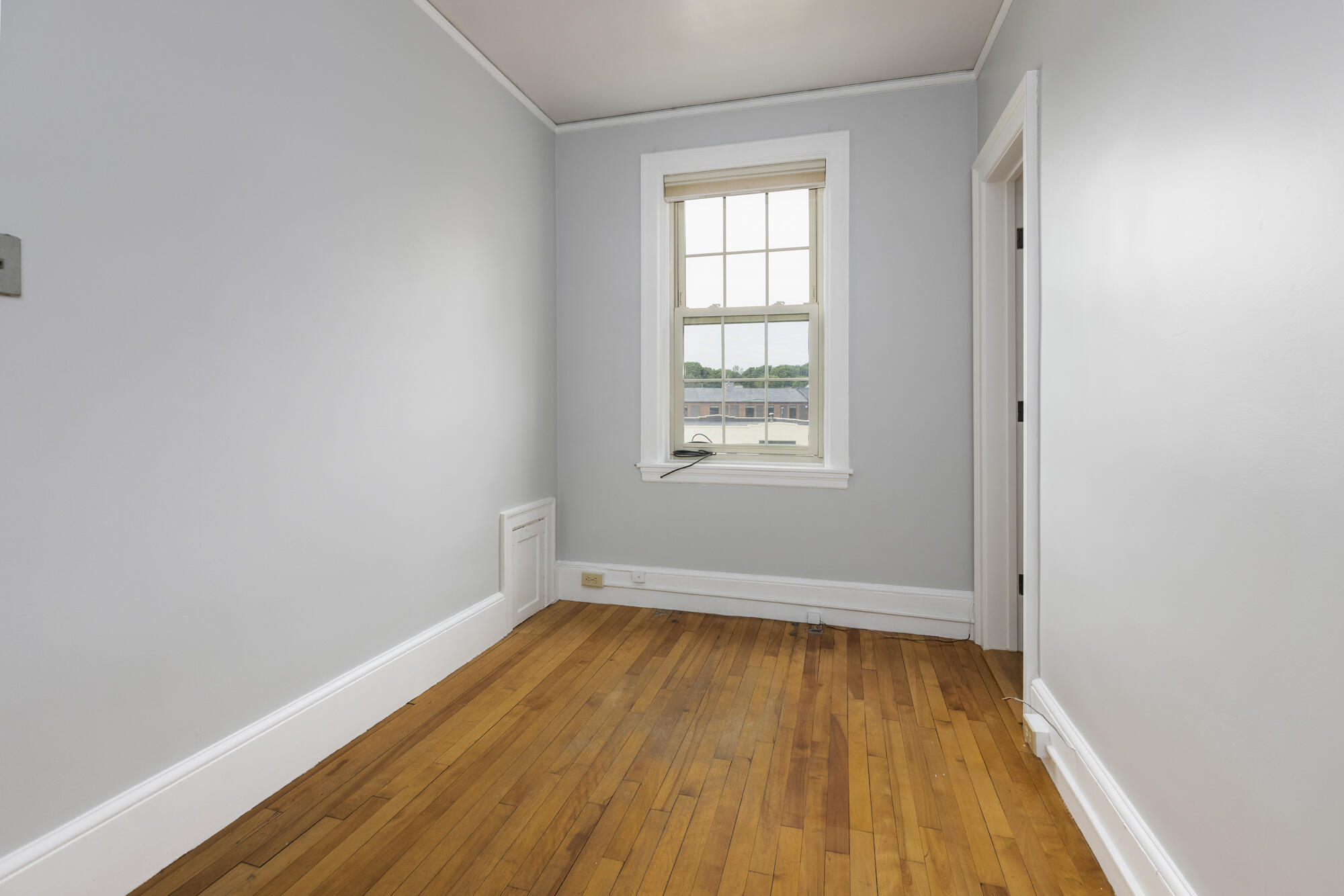 290 Baxter Boulevard, B3