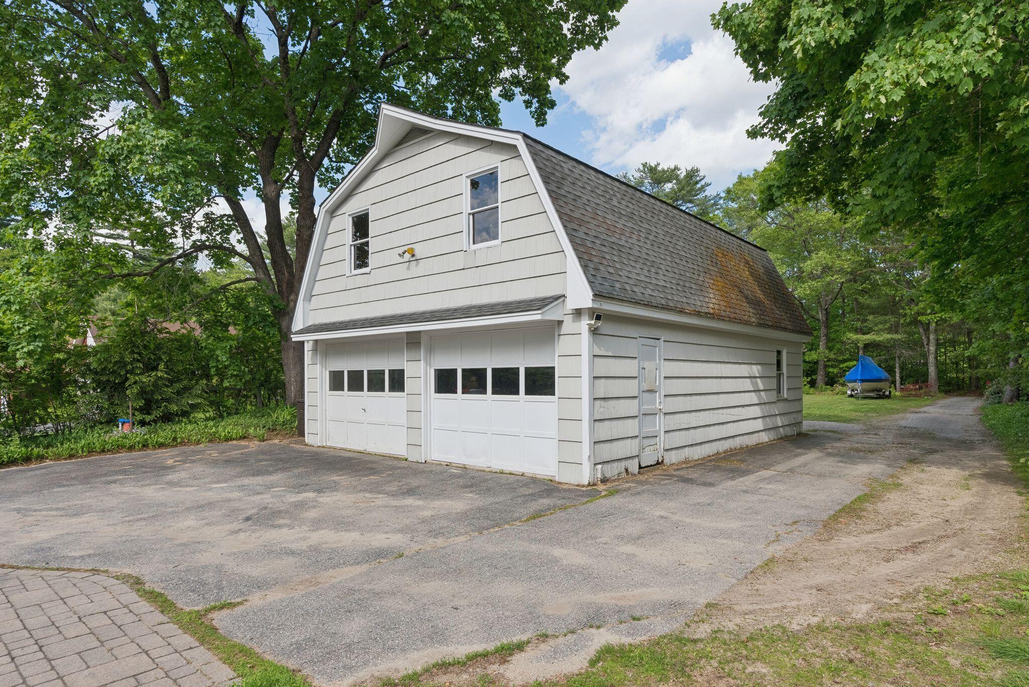 27 Lake Avenue