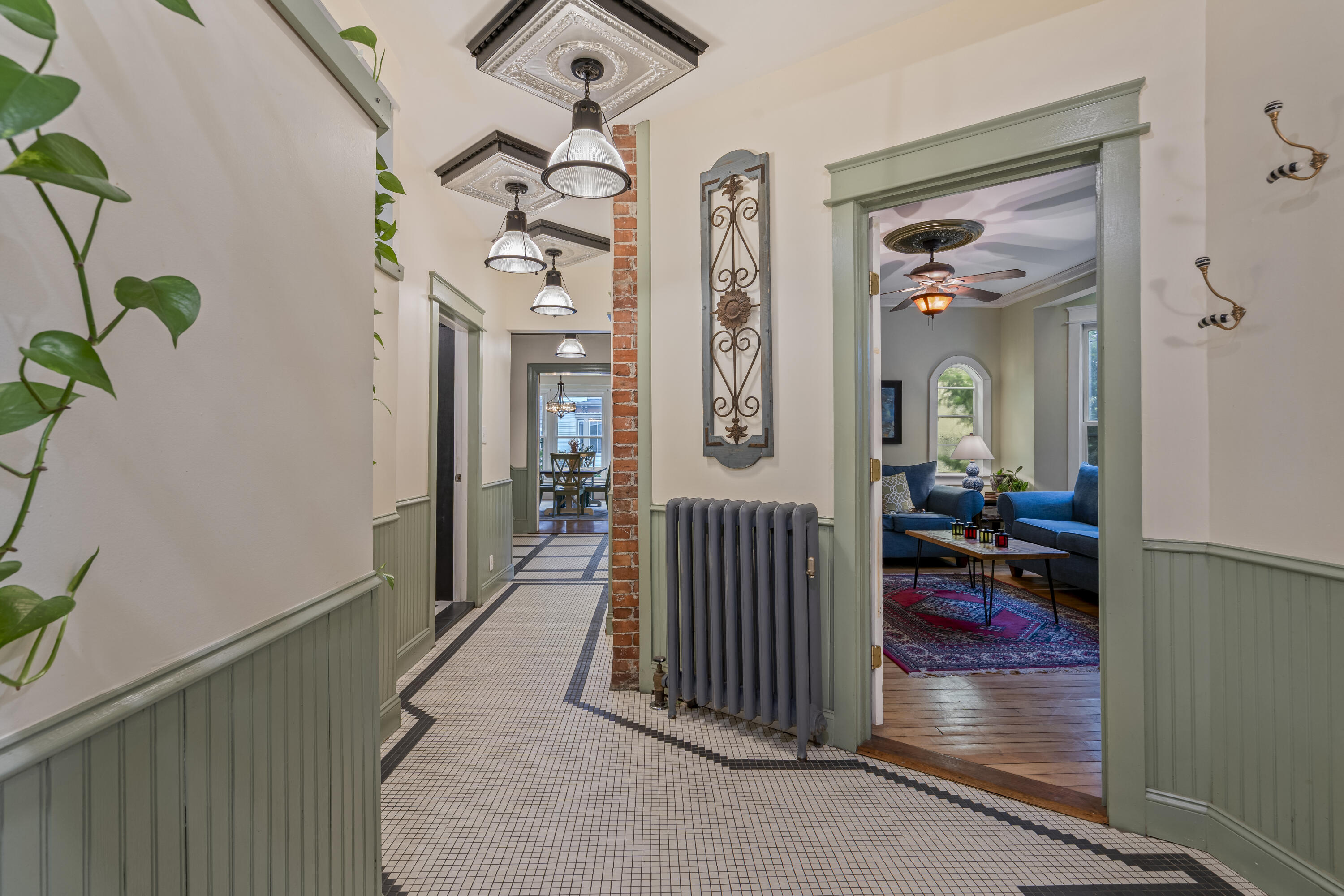 206 Coyle Street, 1
