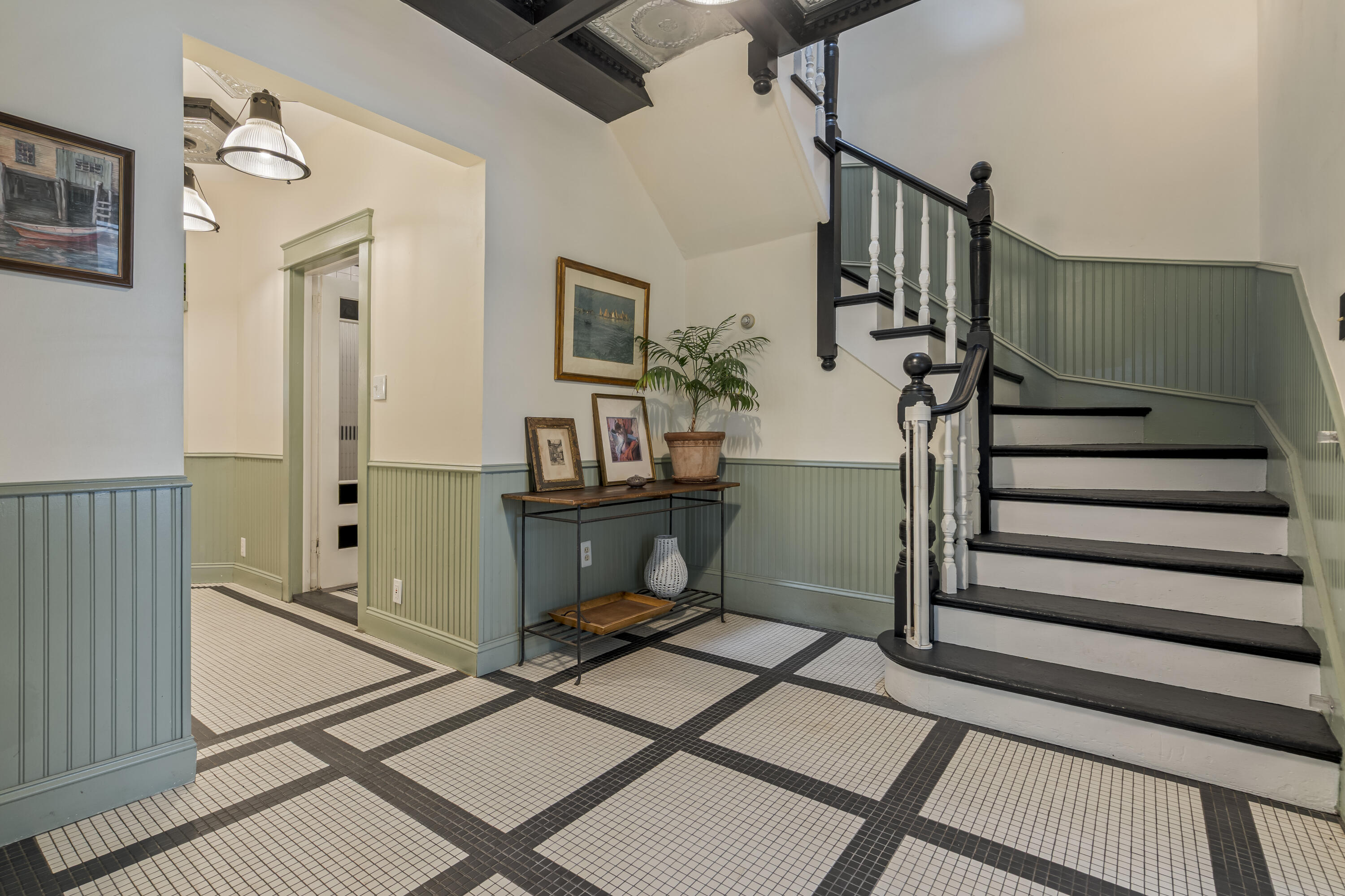206 Coyle Street, 1
