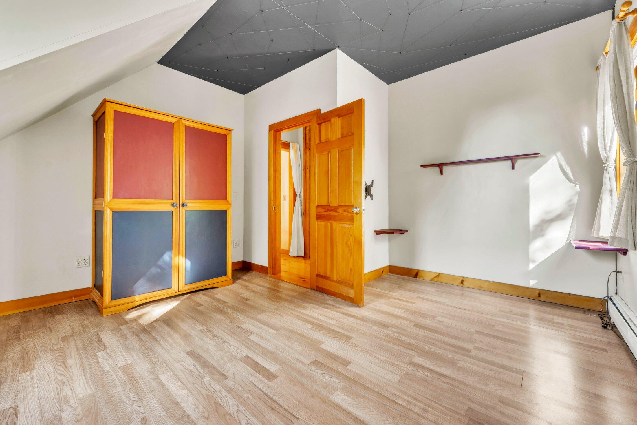 566 Pinkham Brook Road, Durham