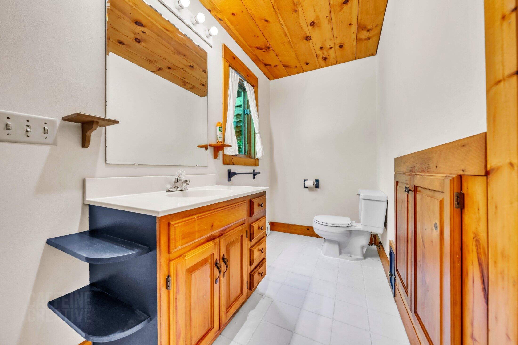 566 Pinkham Brook Road, Durham