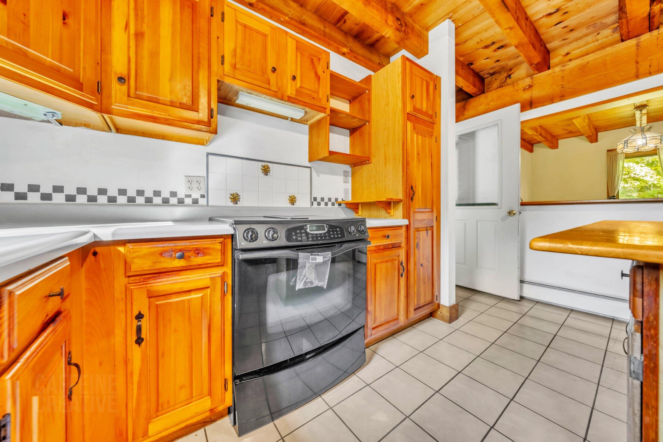 566 Pinkham Brook Road, Durham