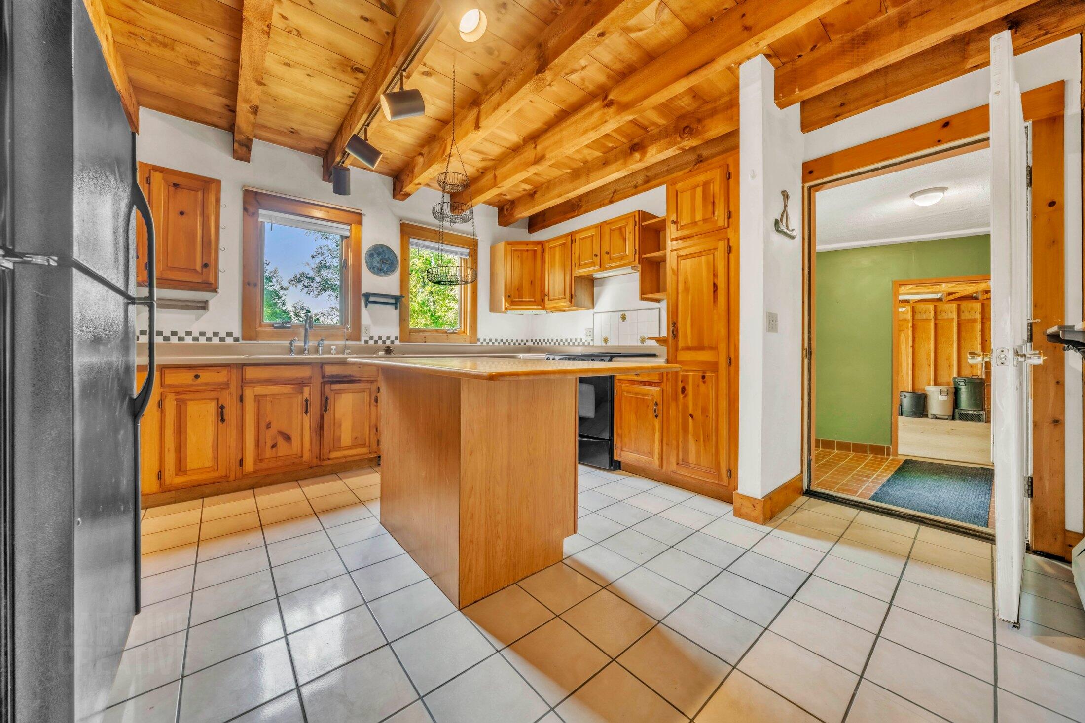 566 Pinkham Brook Road, Durham