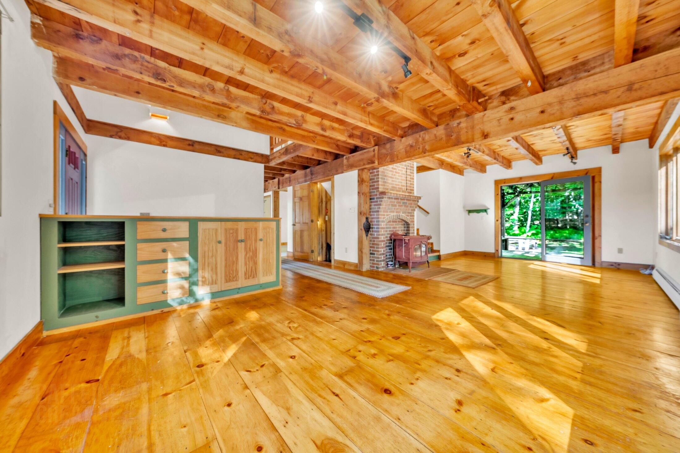 566 Pinkham Brook Road, Durham