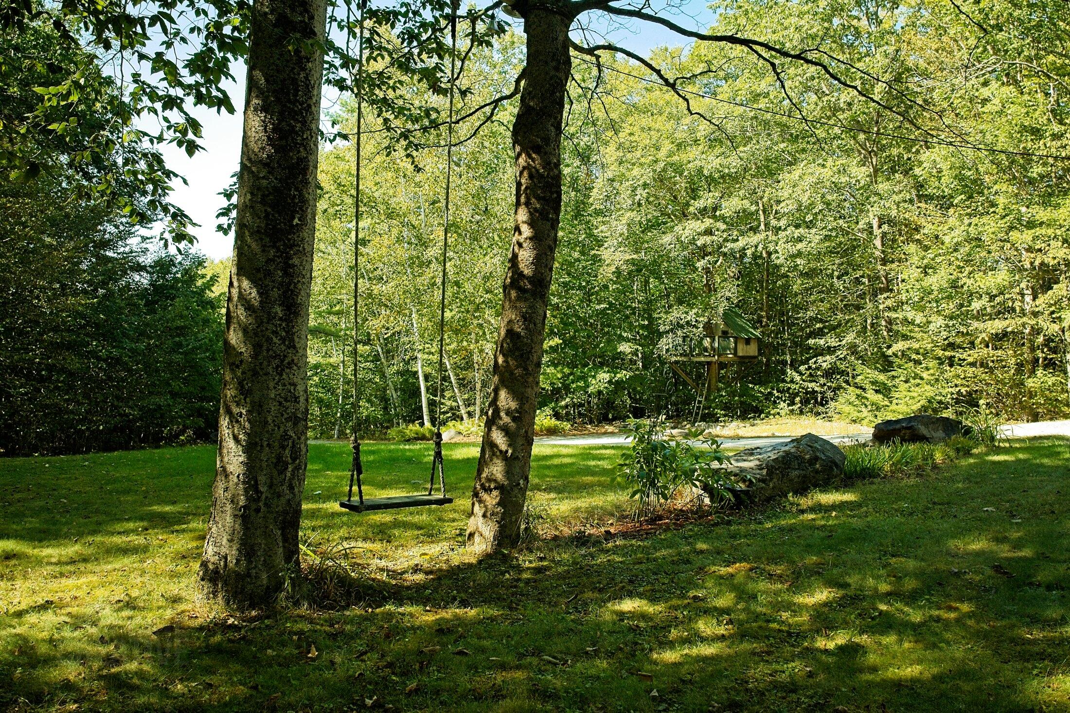 566 Pinkham Brook Road, Durham