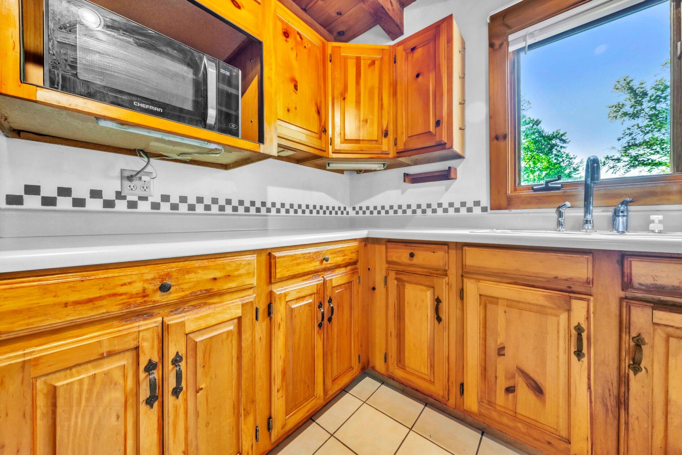 566 Pinkham Brook Road, Durham