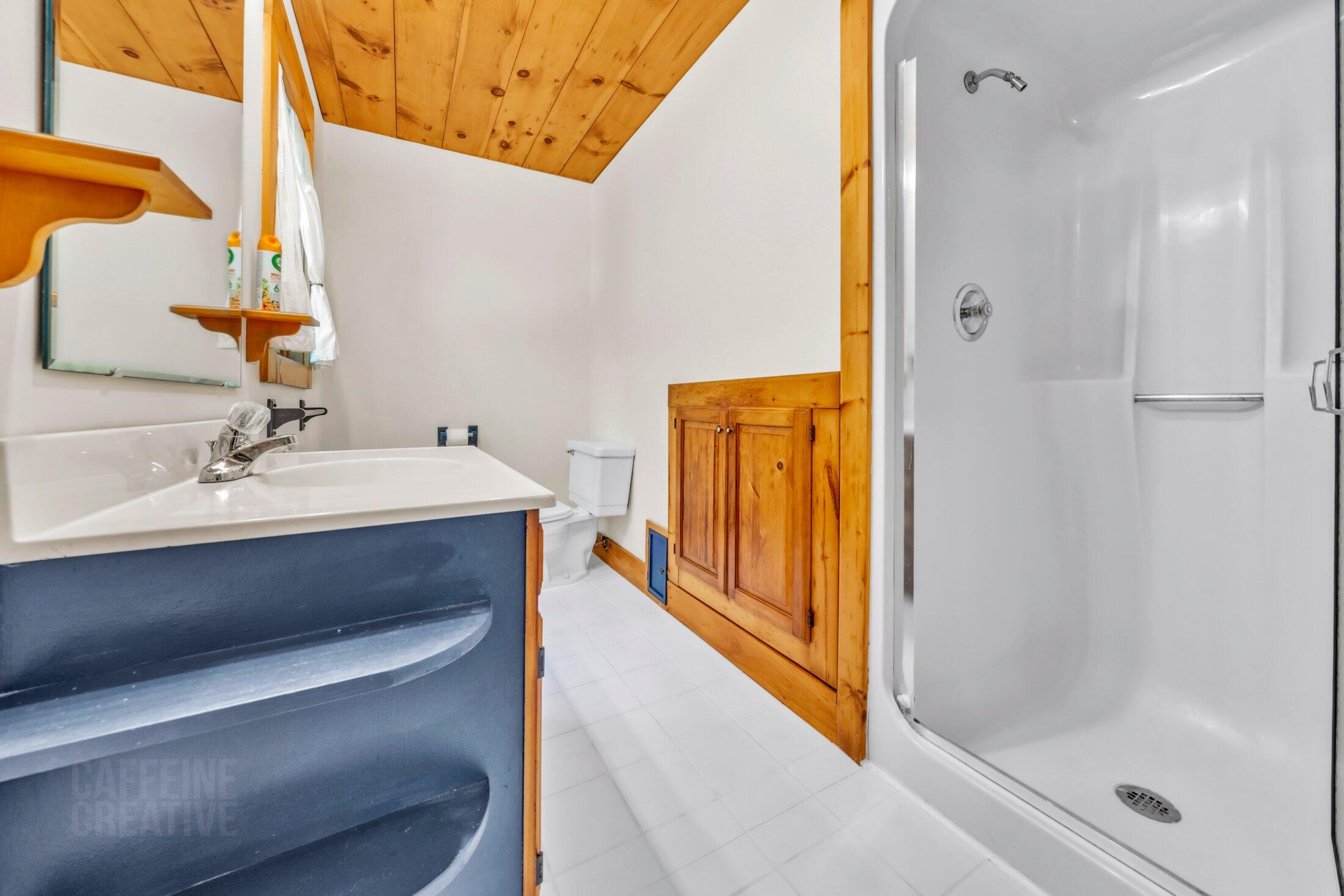 566 Pinkham Brook Road, Durham