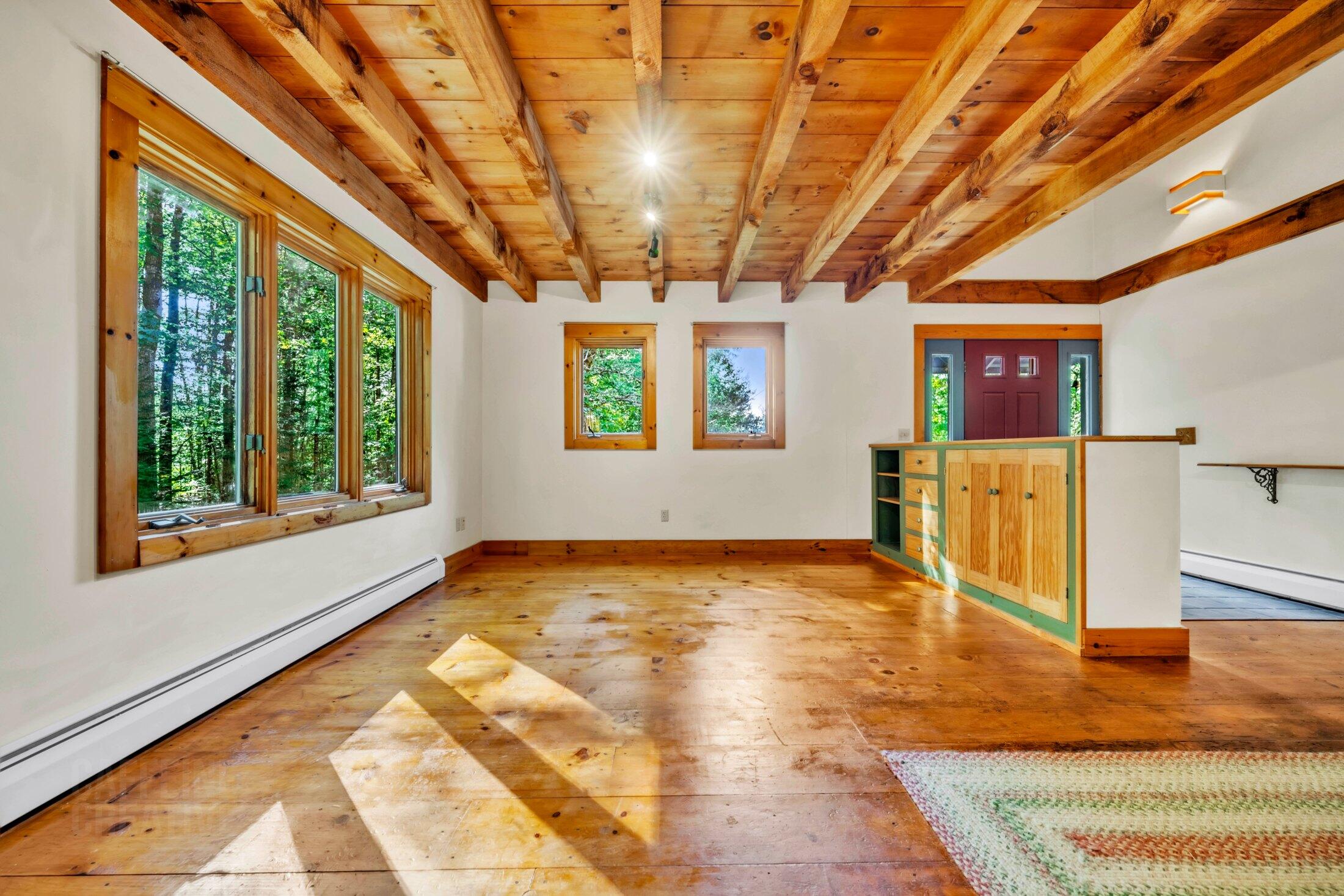 566 Pinkham Brook Road, Durham