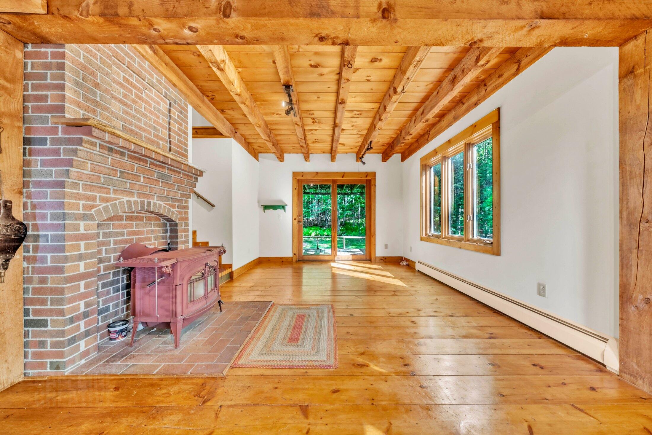 566 Pinkham Brook Road, Durham