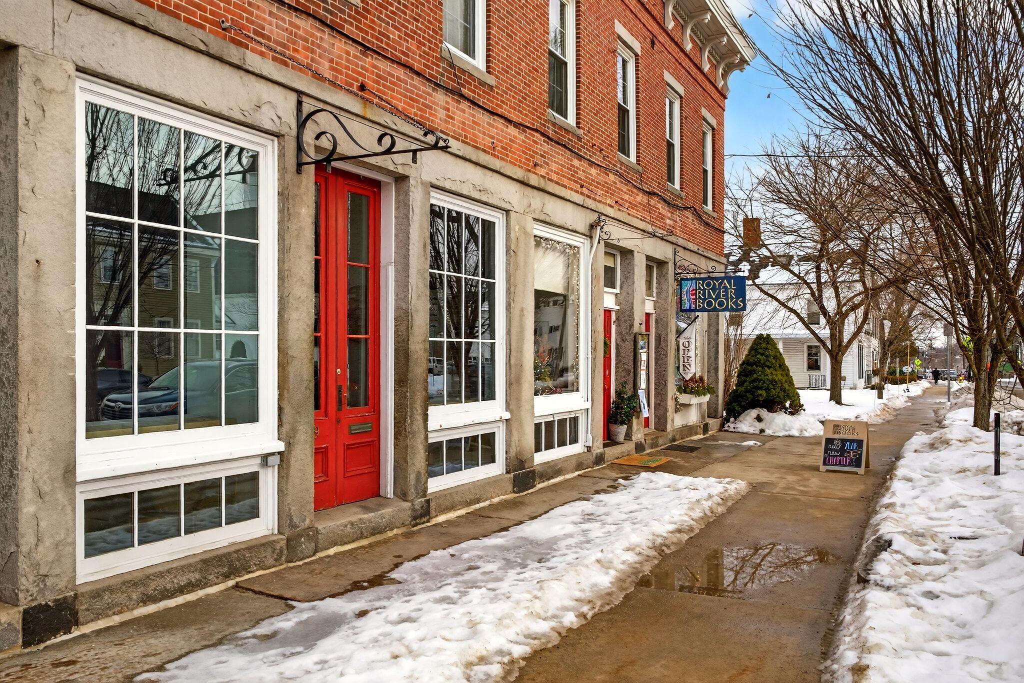 24 Mast Lane