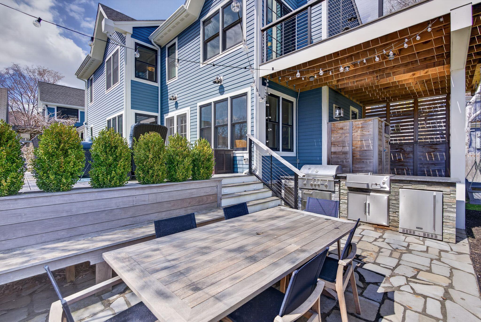 71 Myrtle Avenue