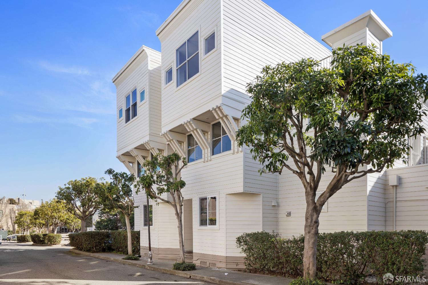 1326 Scott Street # 32