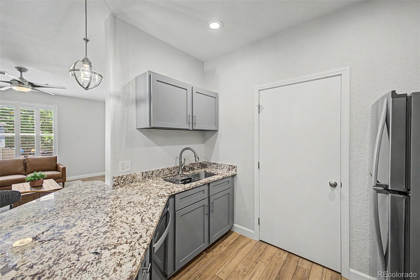 6005 Castlegate Drive Unit: B22