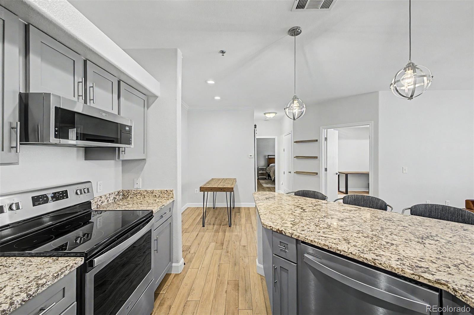 6005 Castlegate Drive Unit: B22