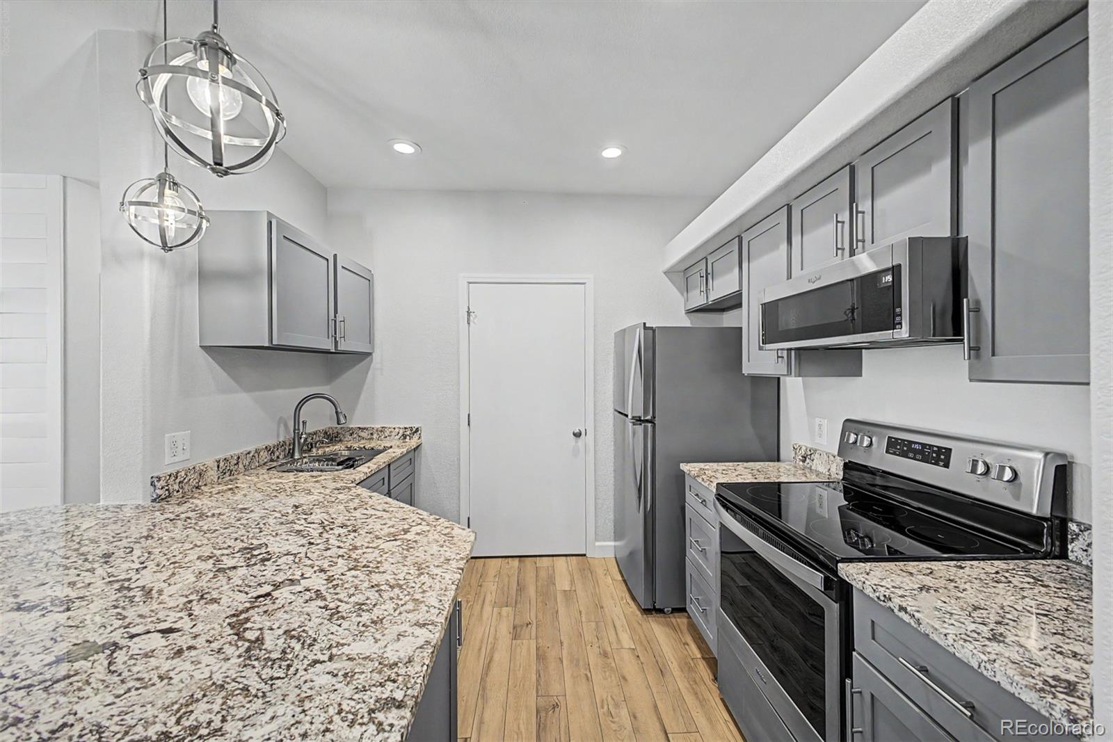 6005 Castlegate Drive Unit: B22