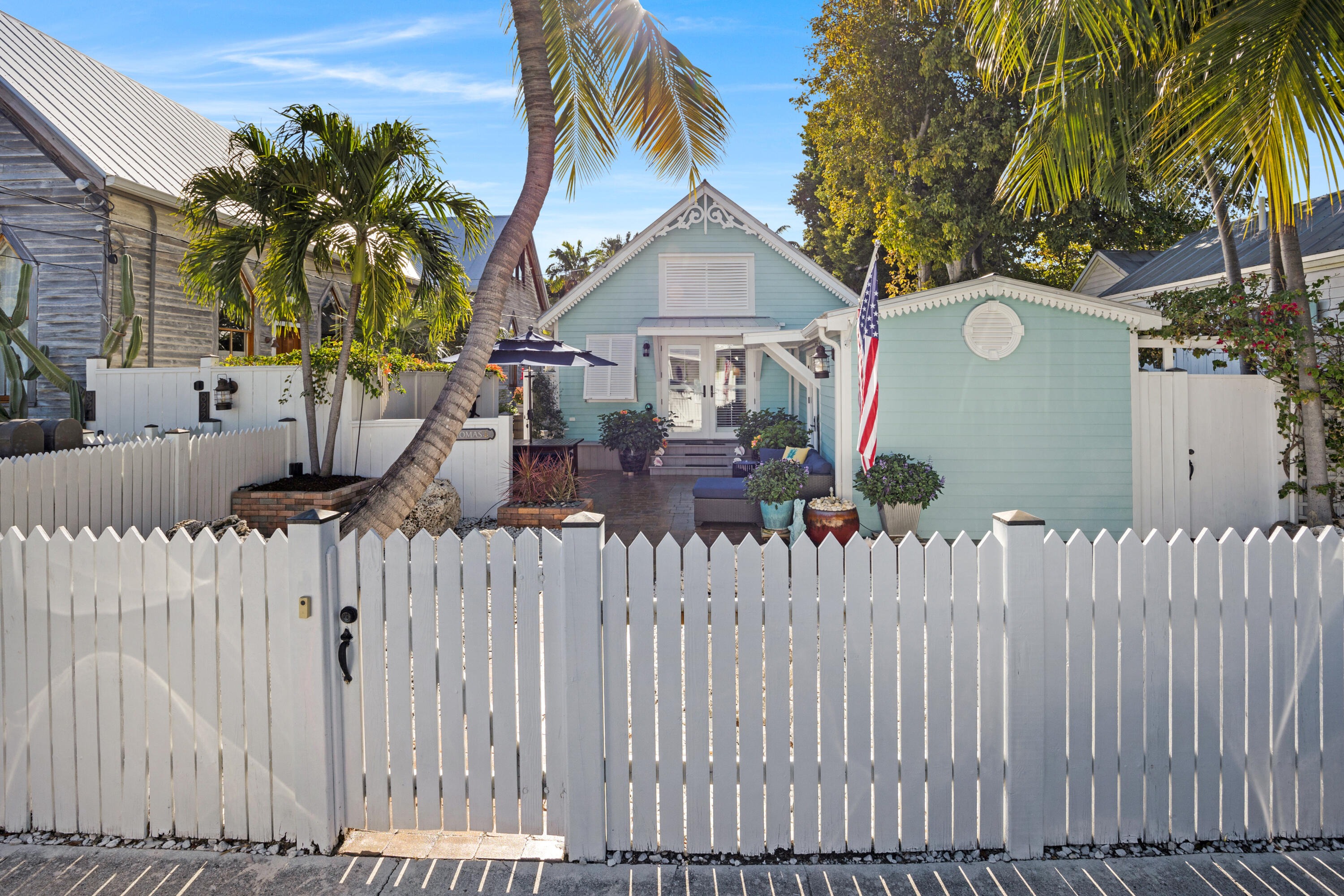 822 Thomas Street