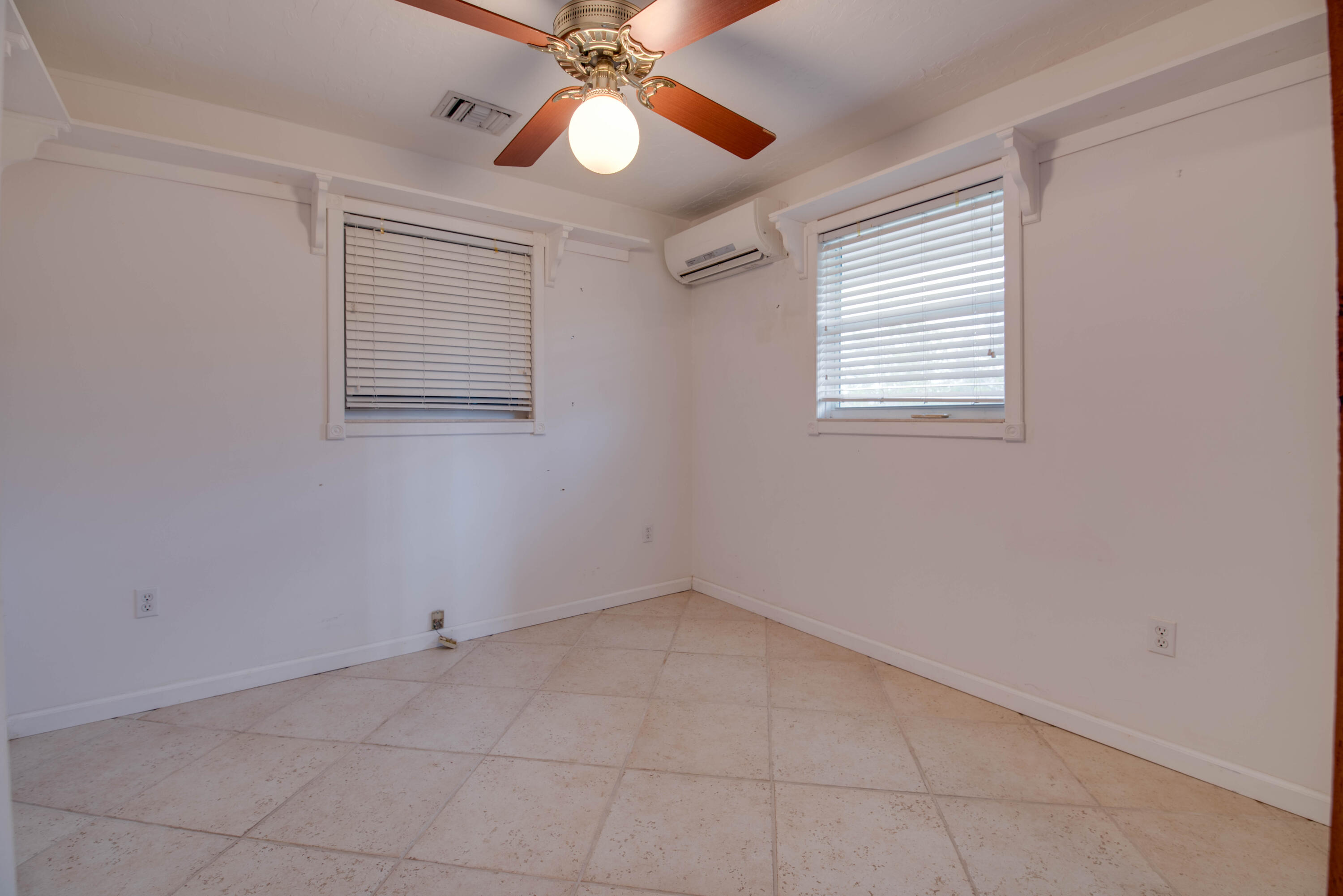 681 W Indies Drive