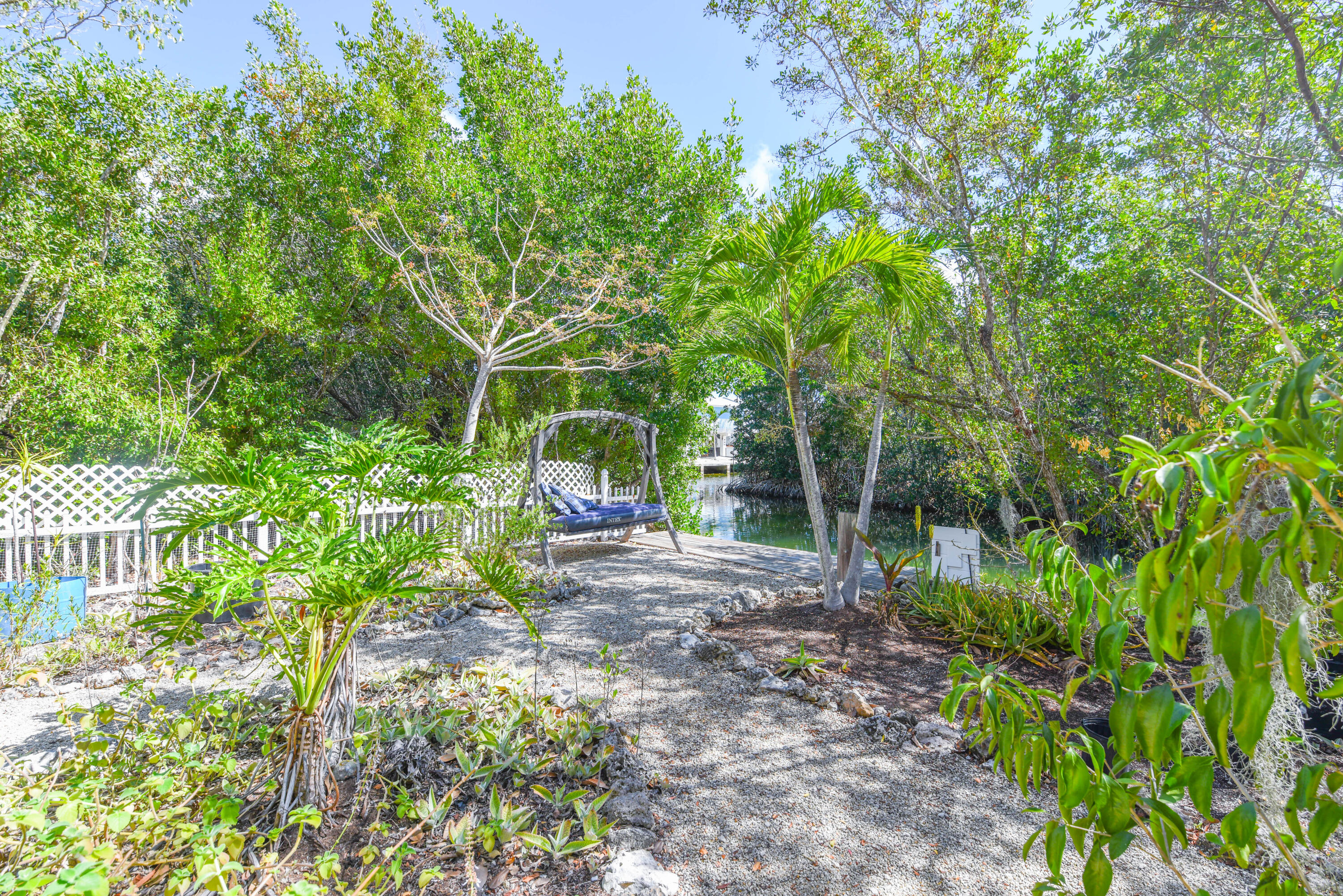 1719 Narcissus Avenue