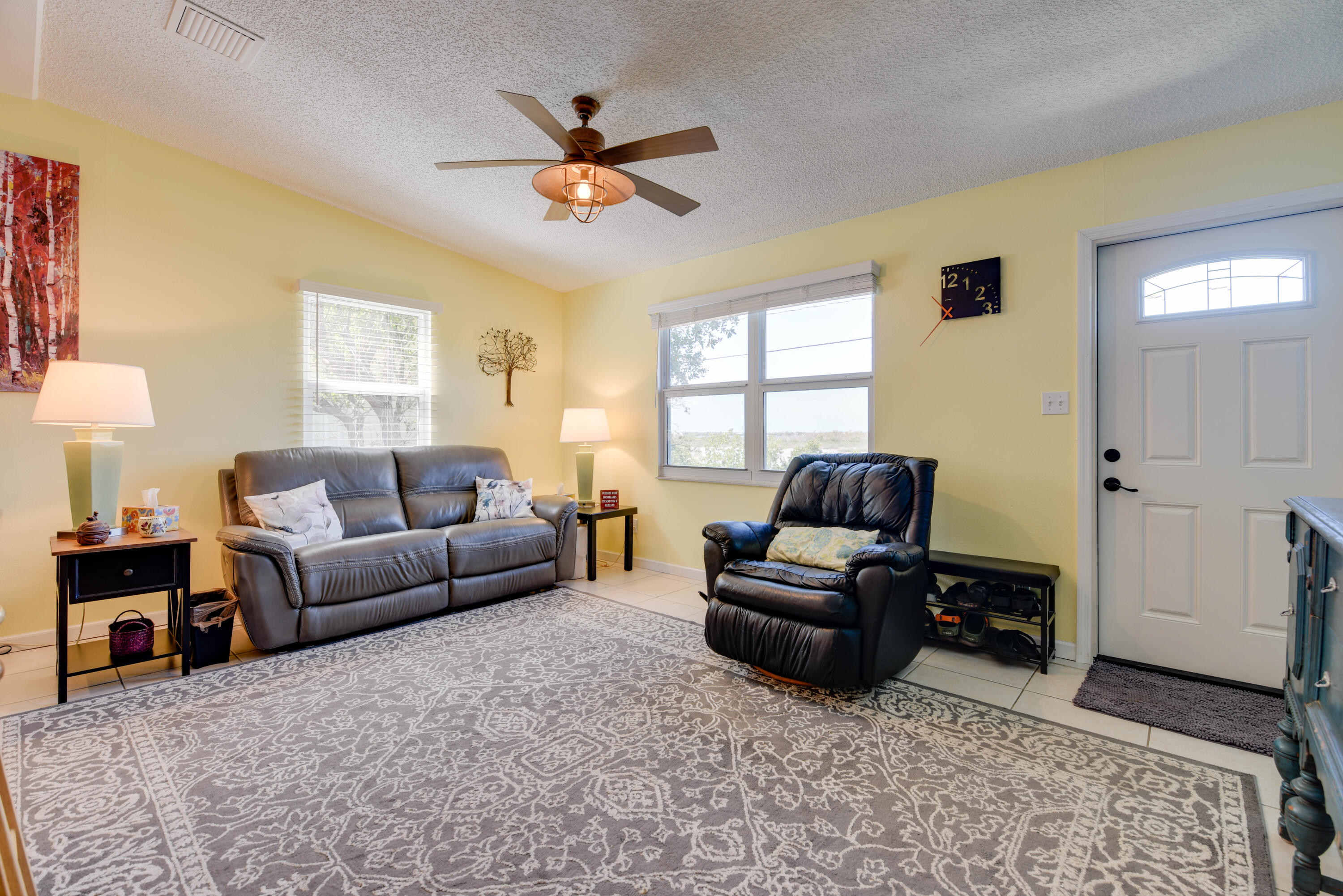 1719 Narcissus Avenue