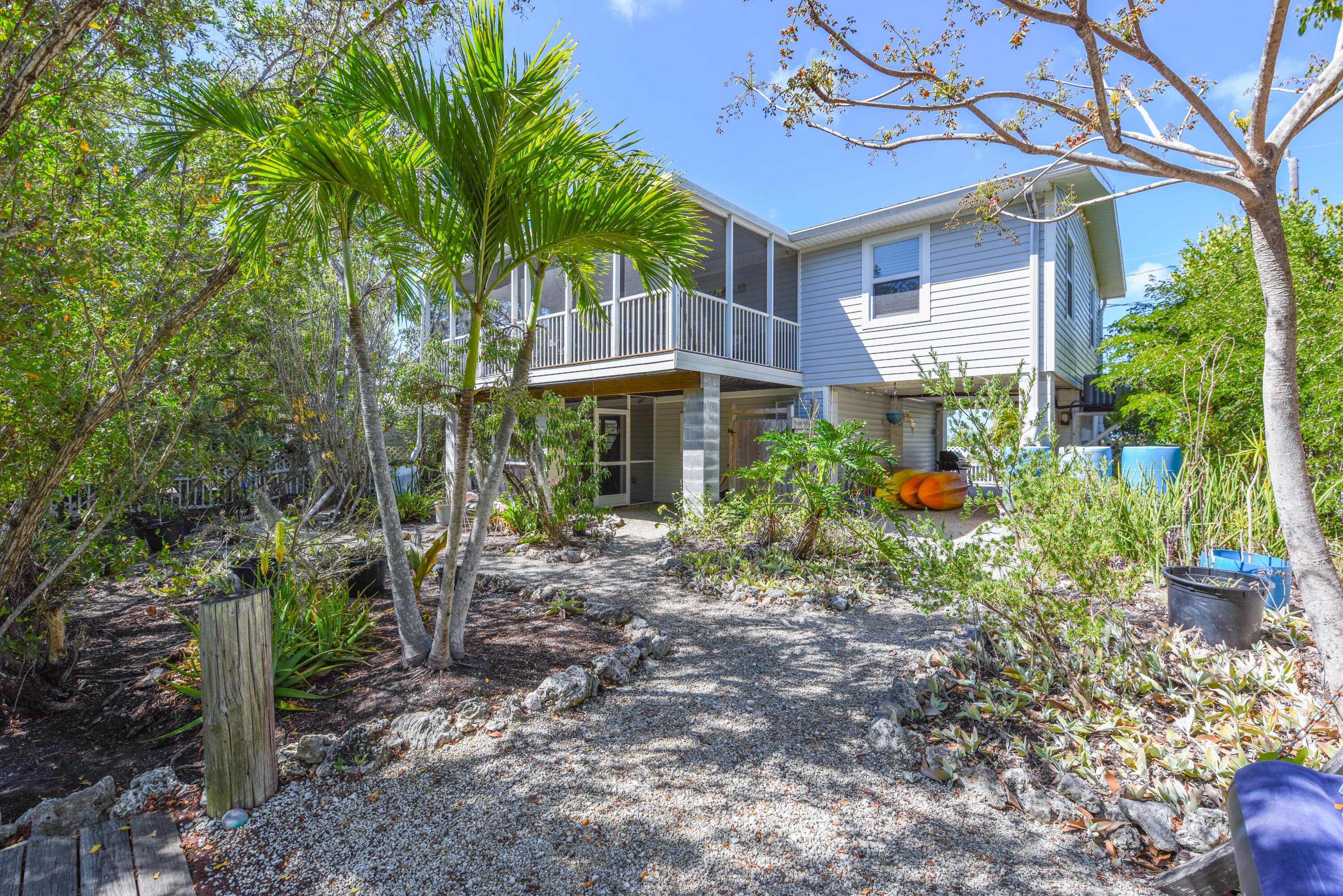 1719 Narcissus Avenue