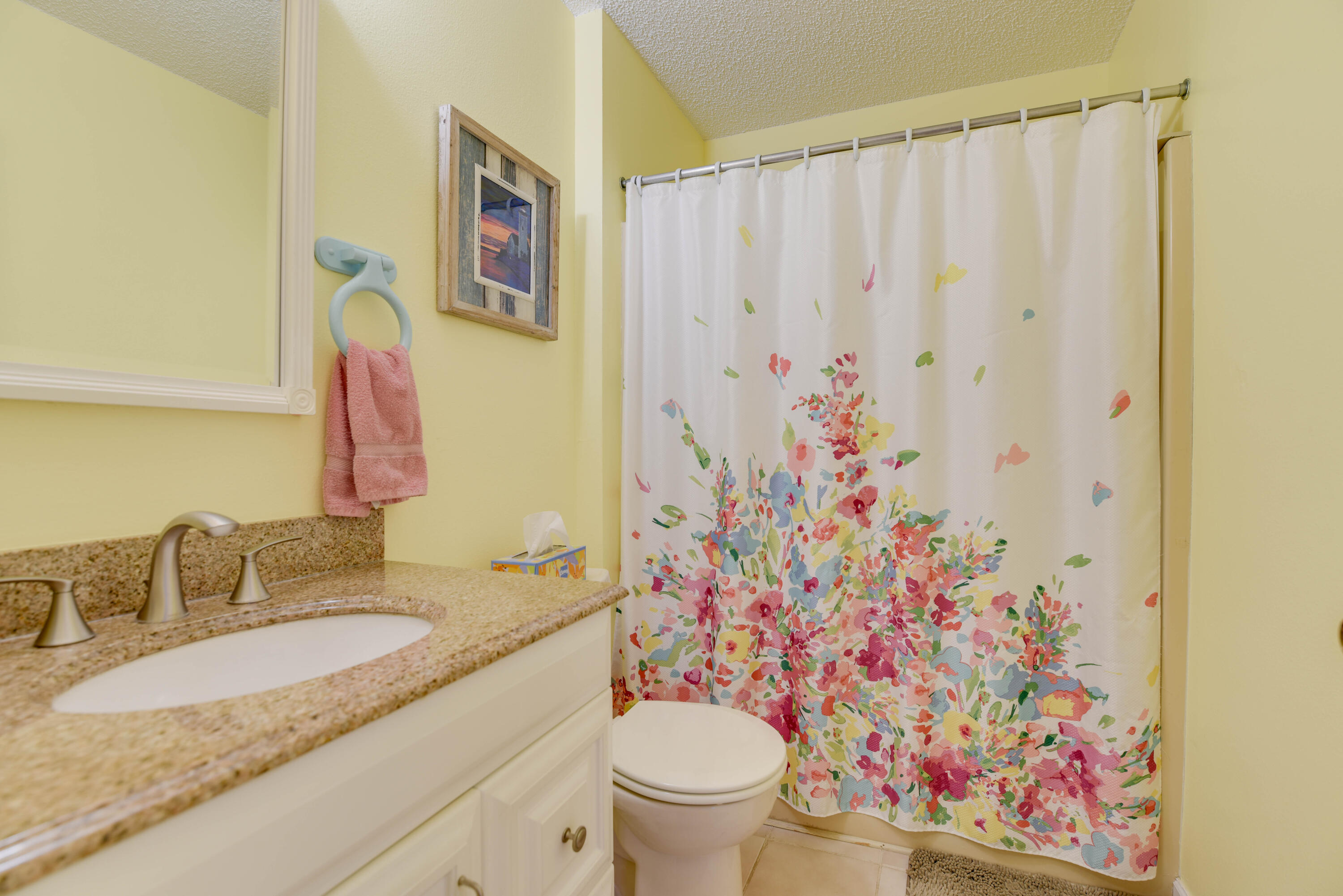 1719 Narcissus Avenue