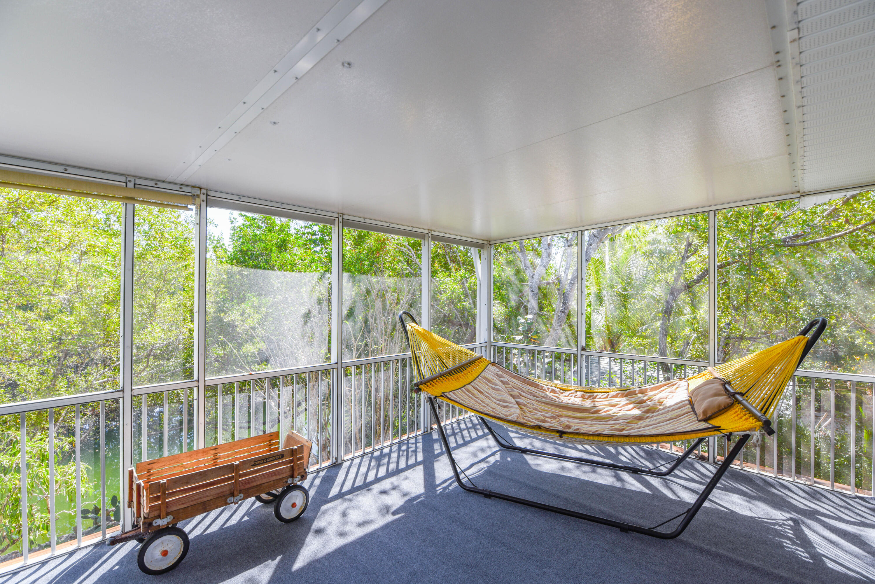 1719 Narcissus Avenue