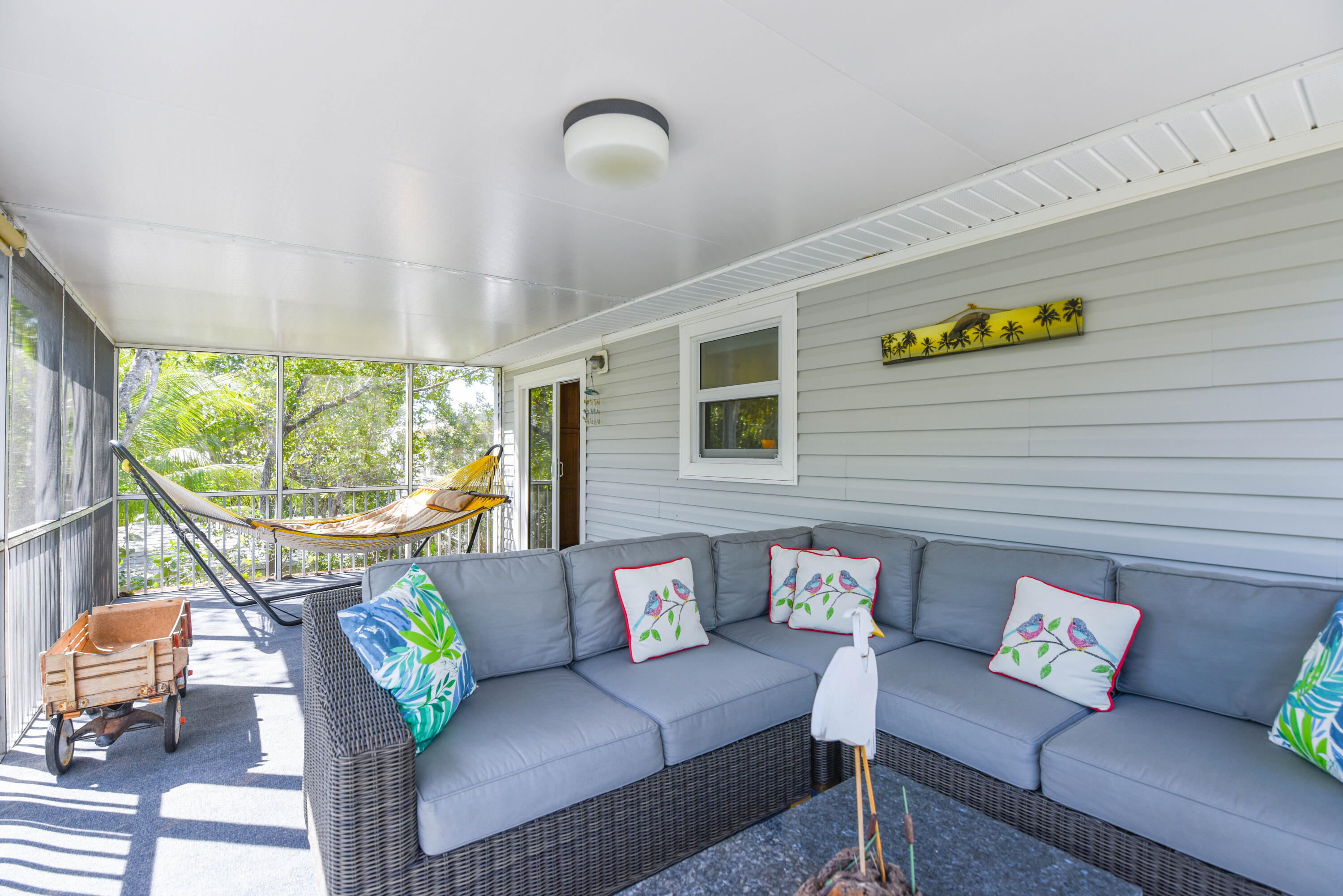 1719 Narcissus Avenue