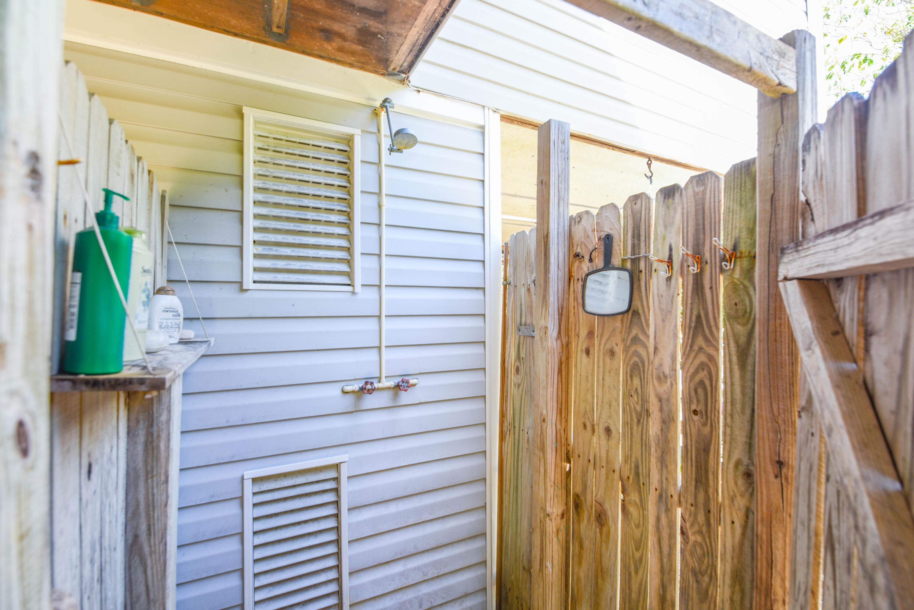 1719 Narcissus Avenue