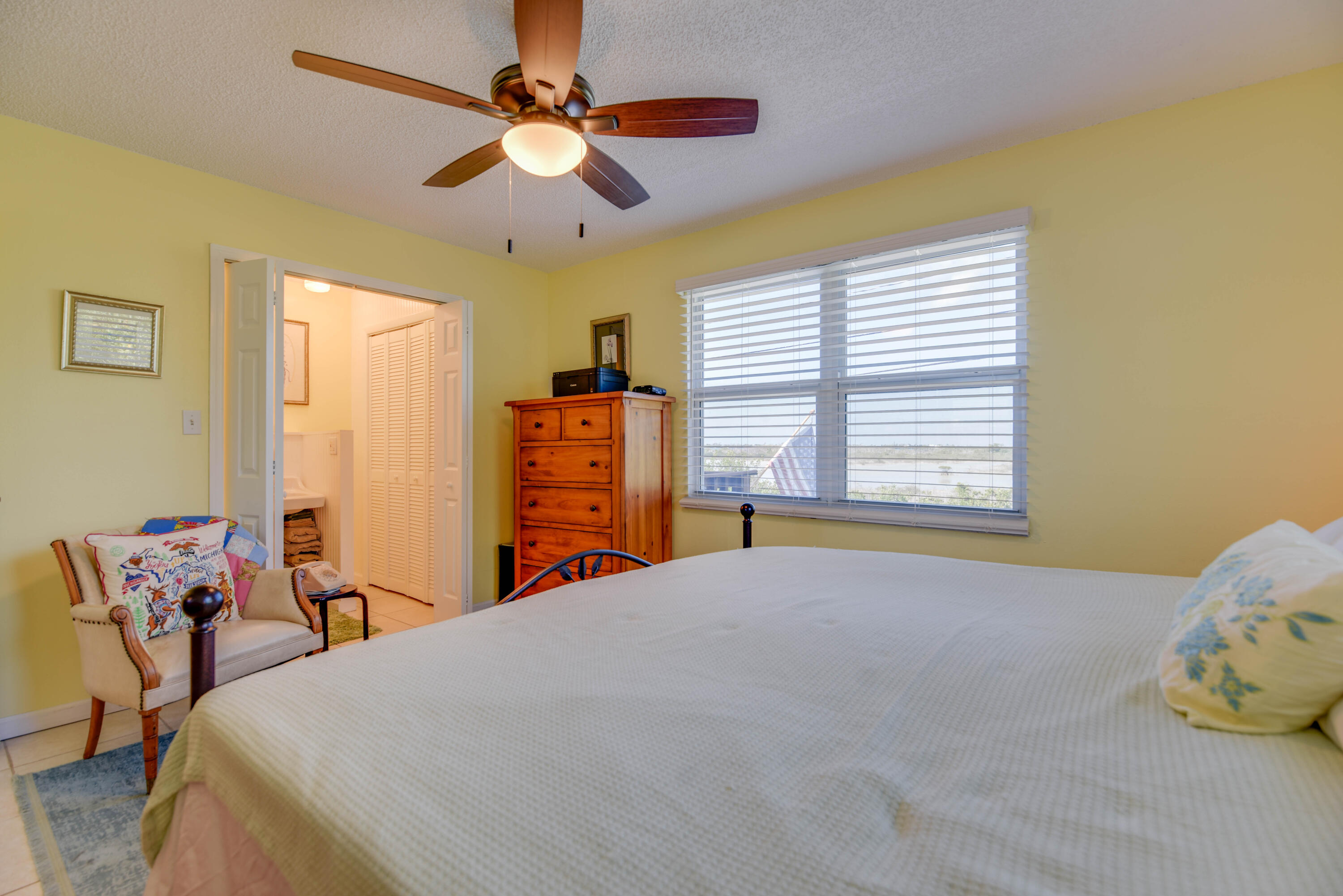 1719 Narcissus Avenue