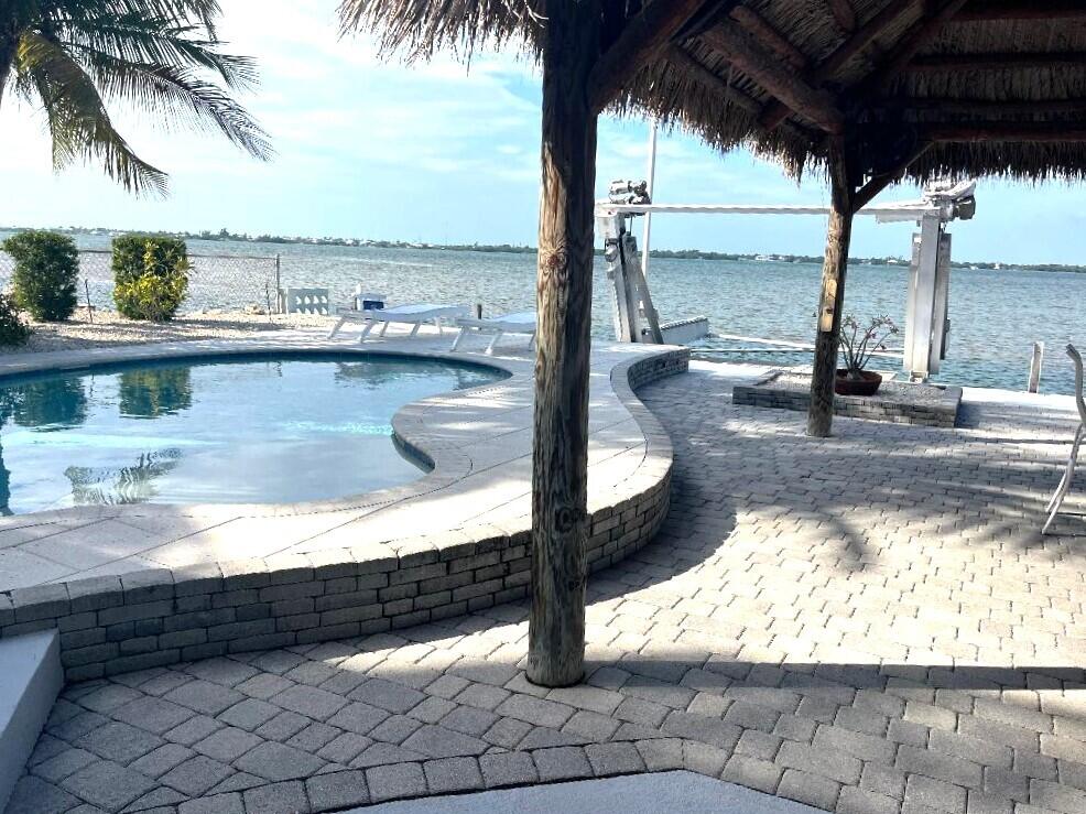 1136 W Shore Drive