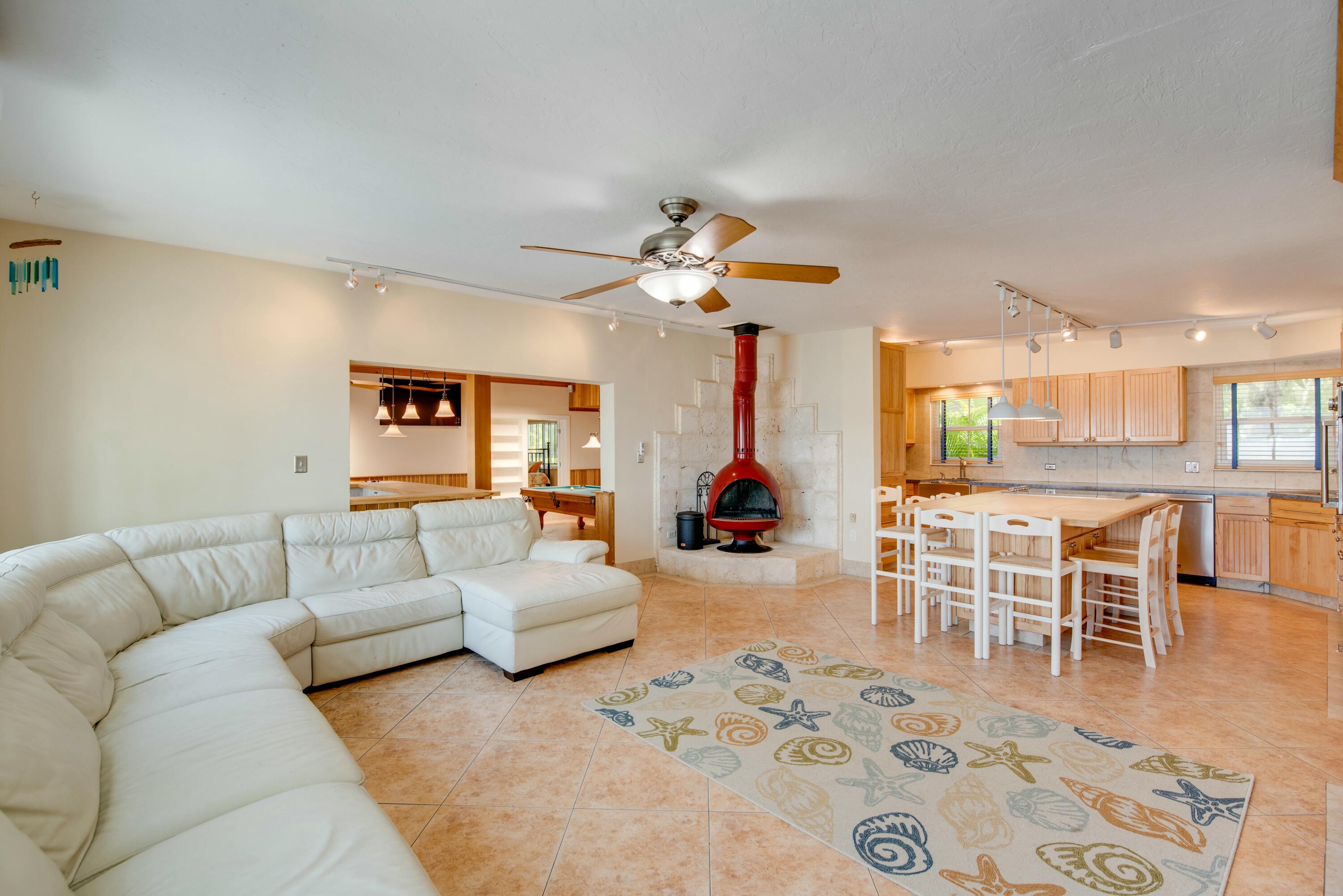 1136 W Shore Drive