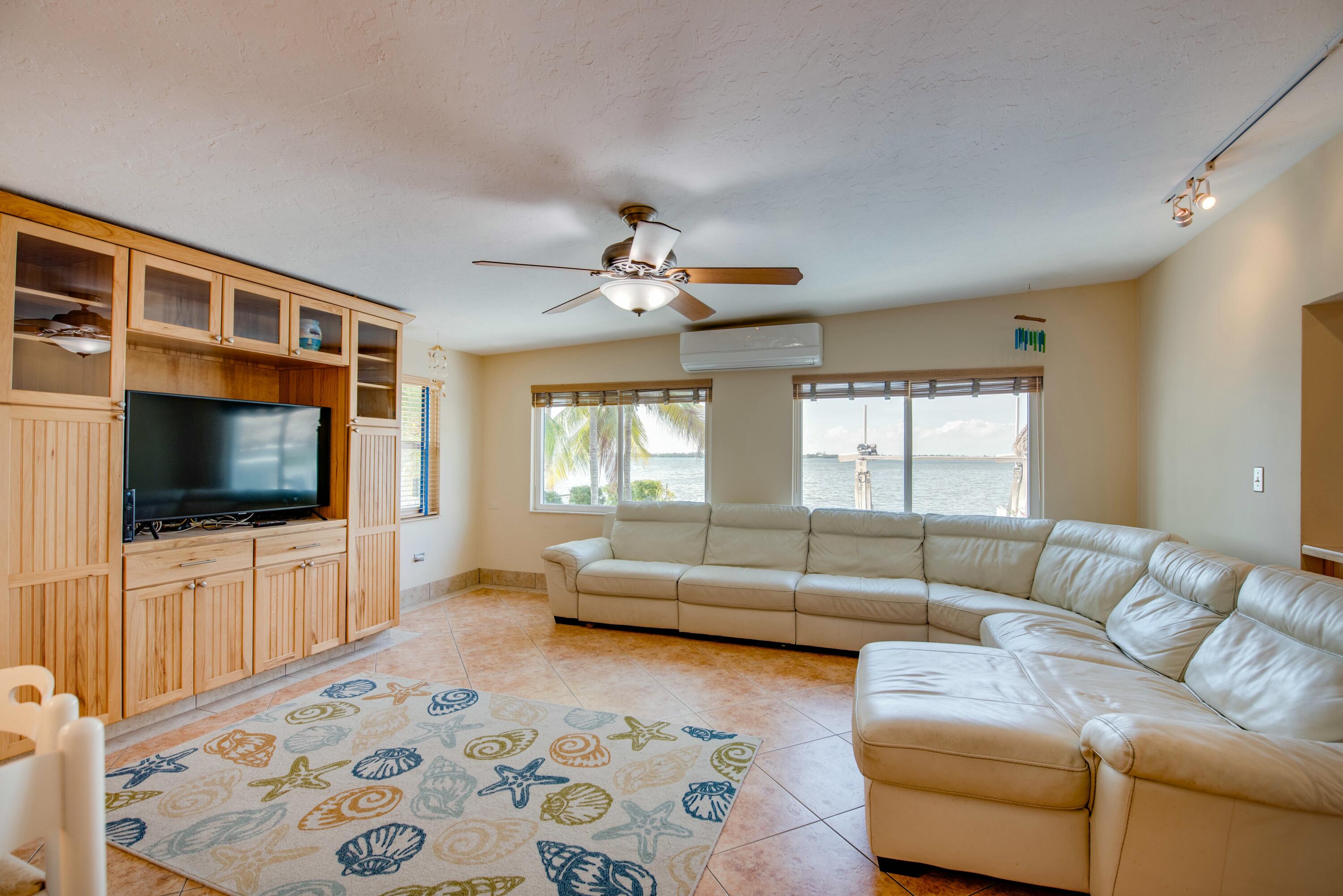 1136 W Shore Drive