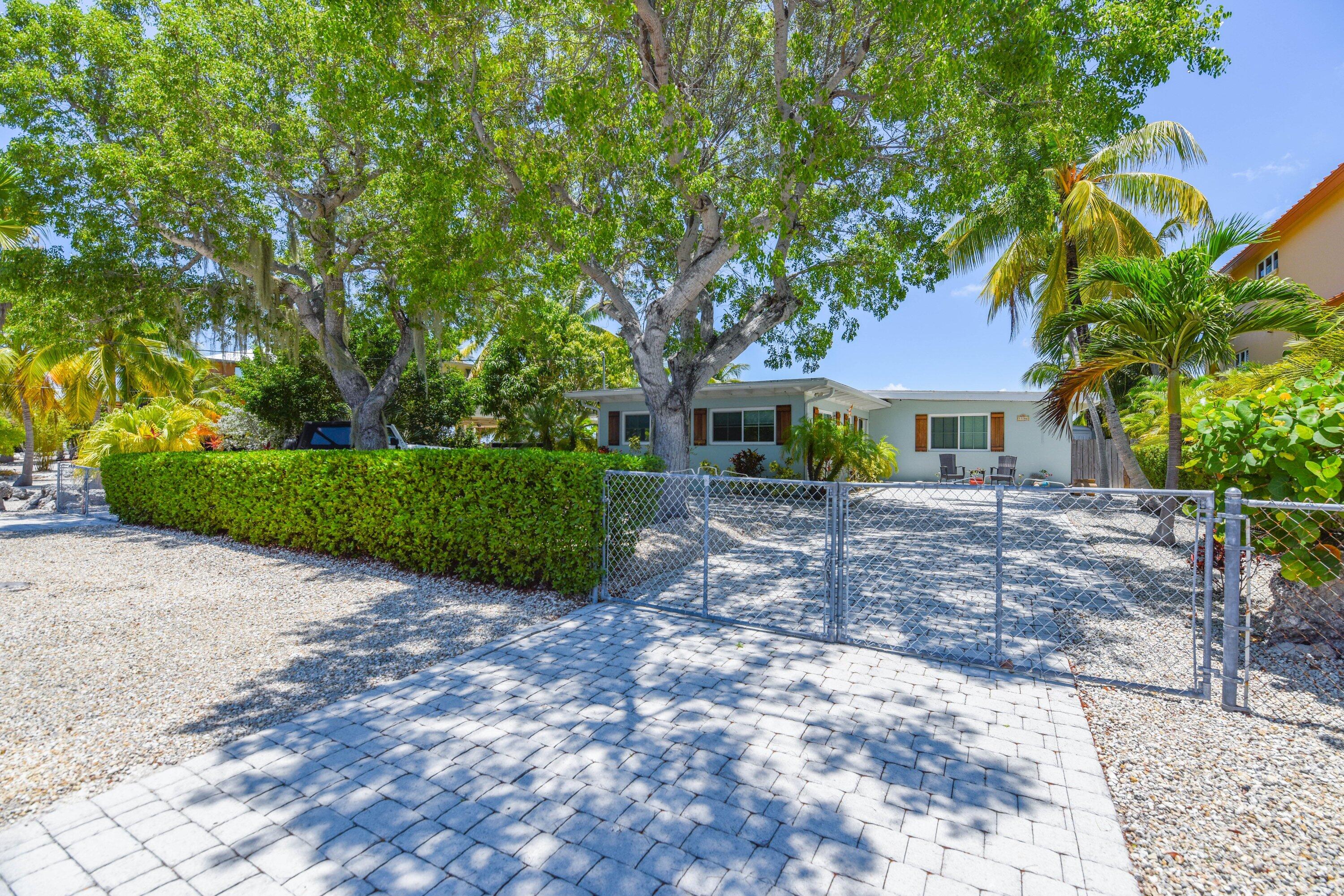 1136 W Shore Drive