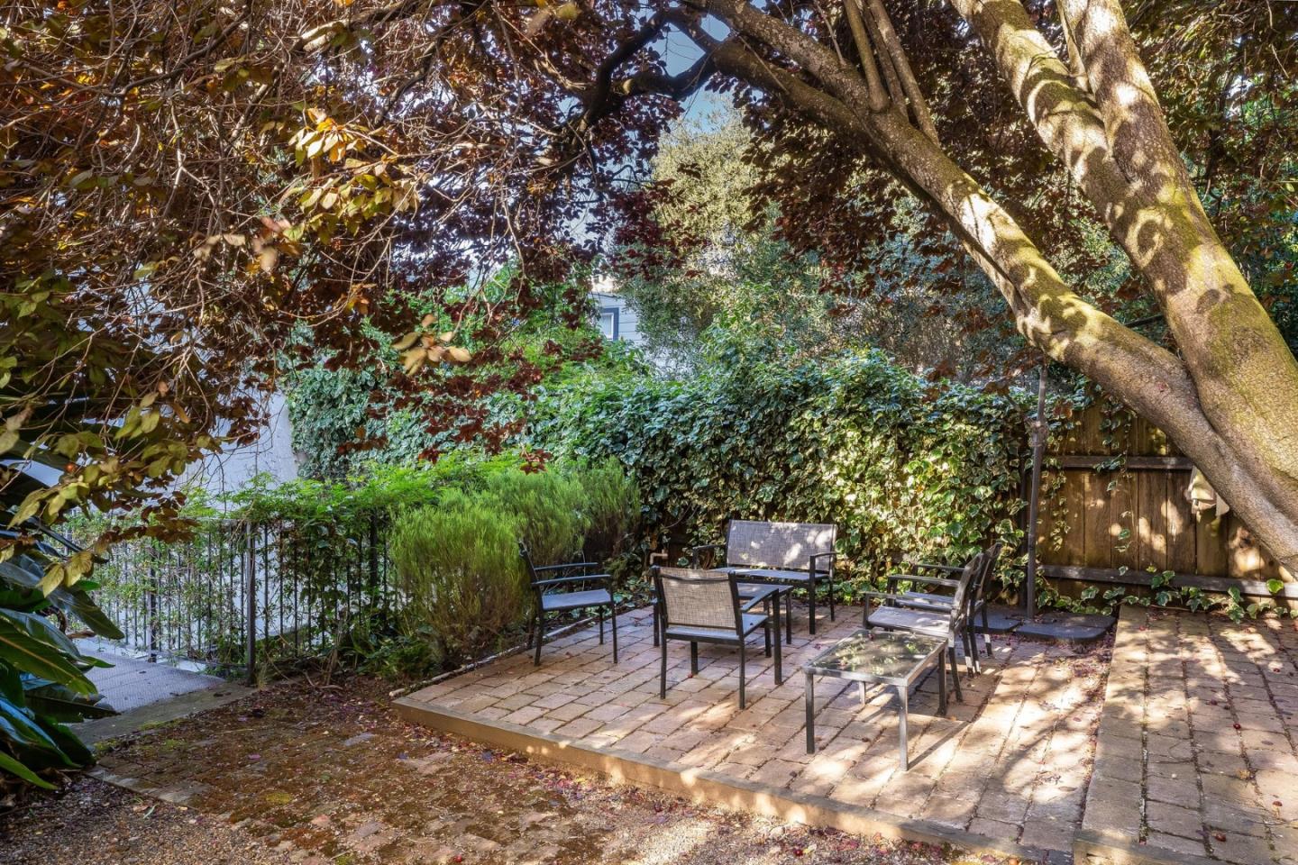 653 Dolores Street