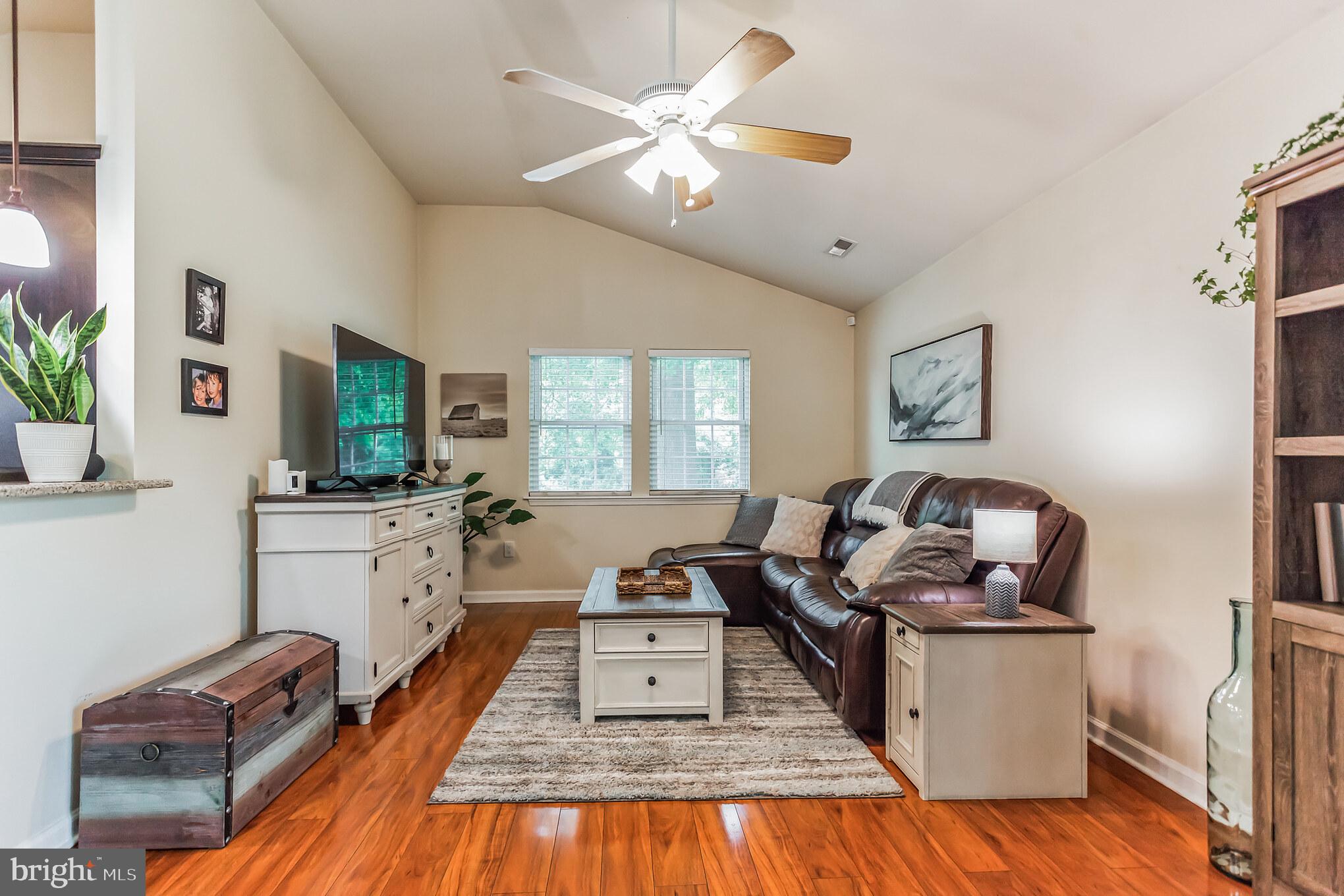 285 OAKTREE DRIVE