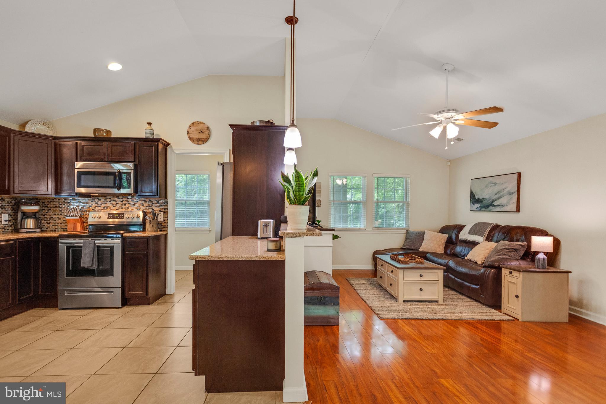 285 OAKTREE DRIVE