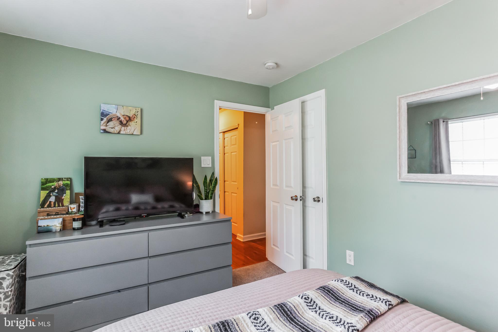 285 OAKTREE DRIVE