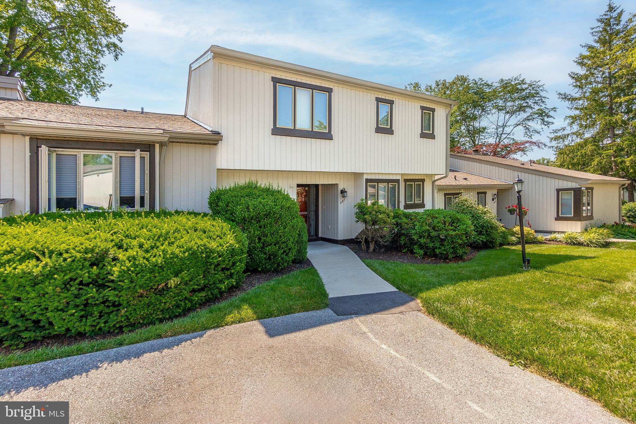 287 DEVON WAY