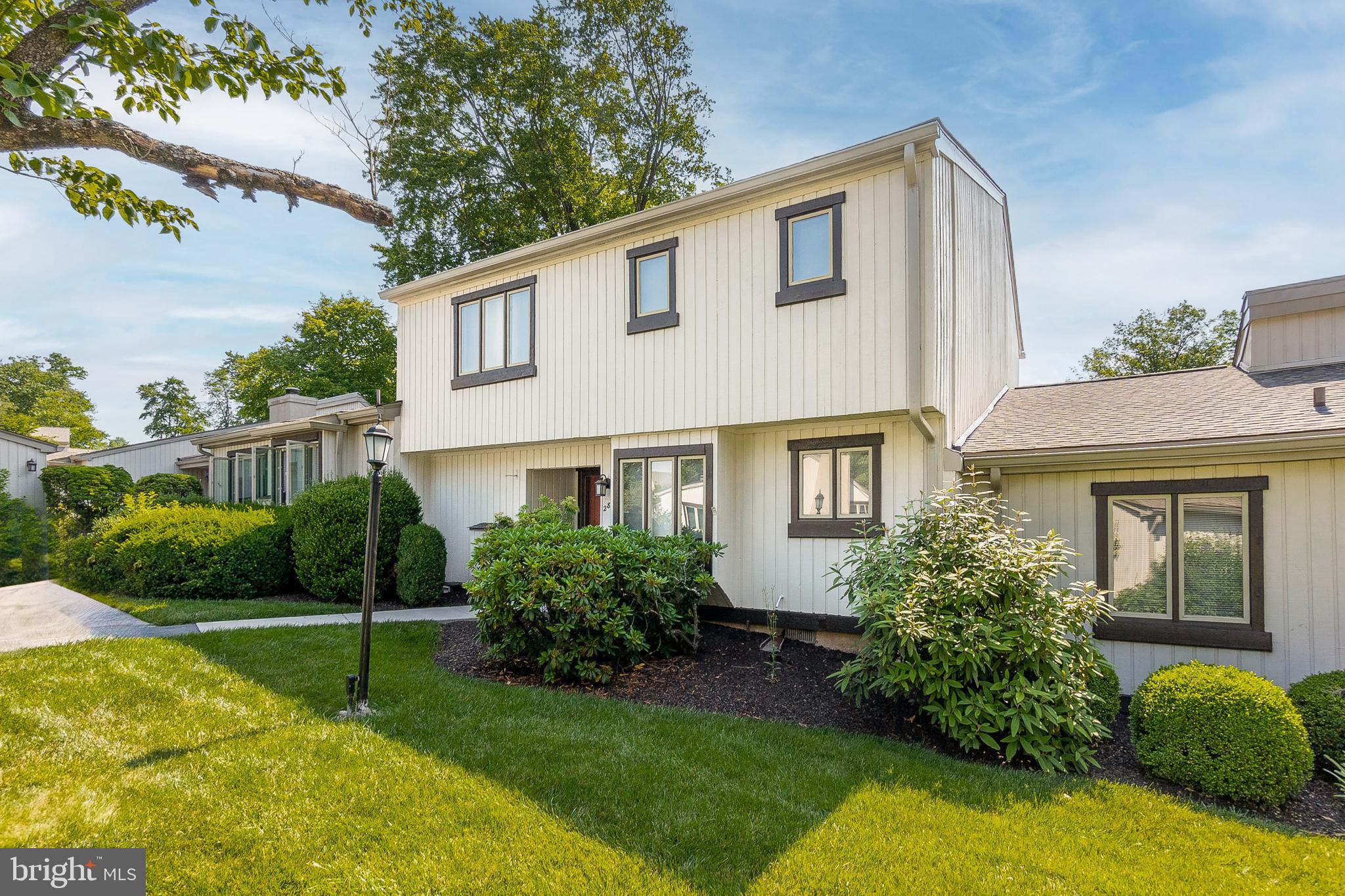 287 DEVON WAY