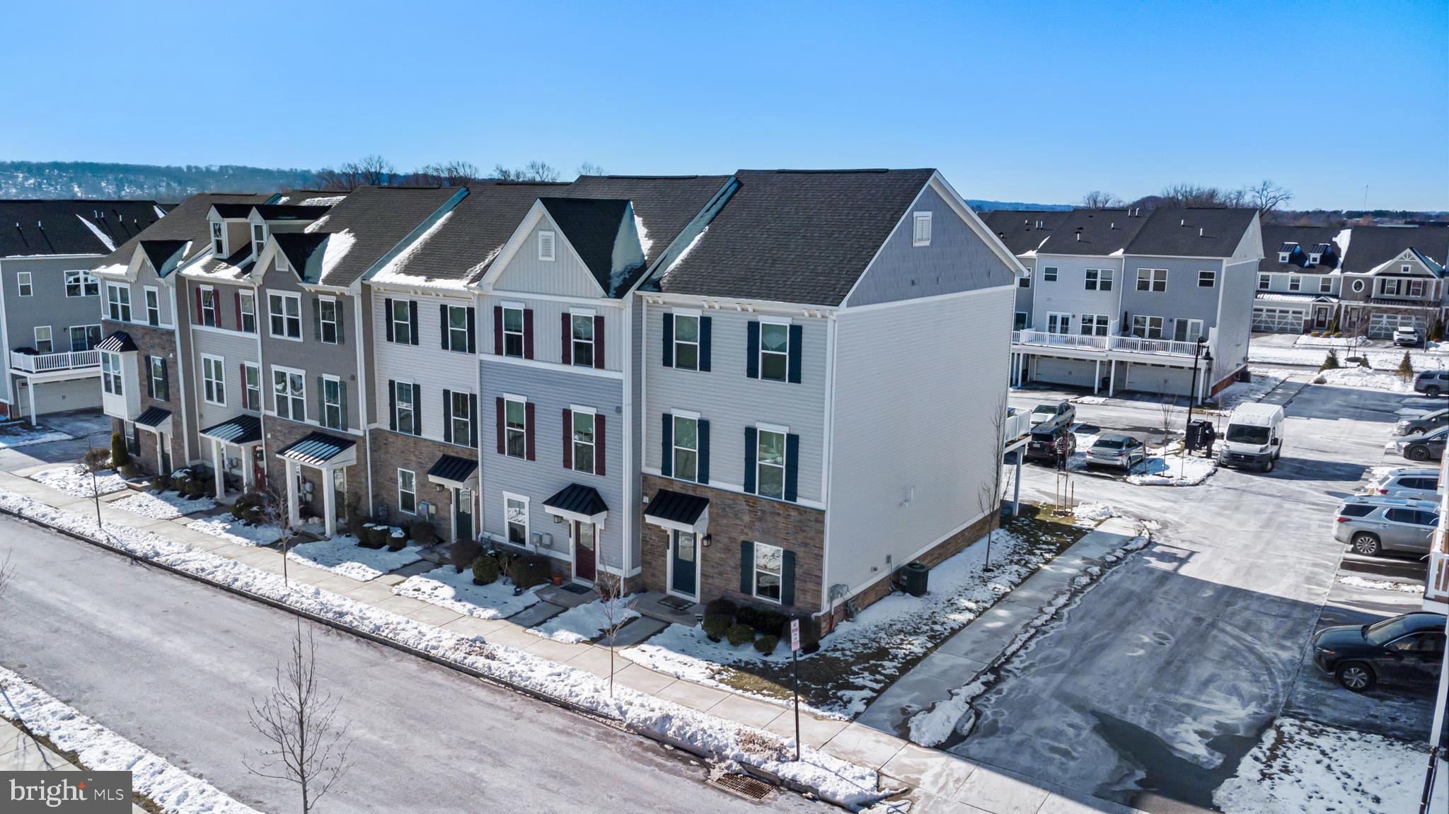 400 BLUE WELSH STREET