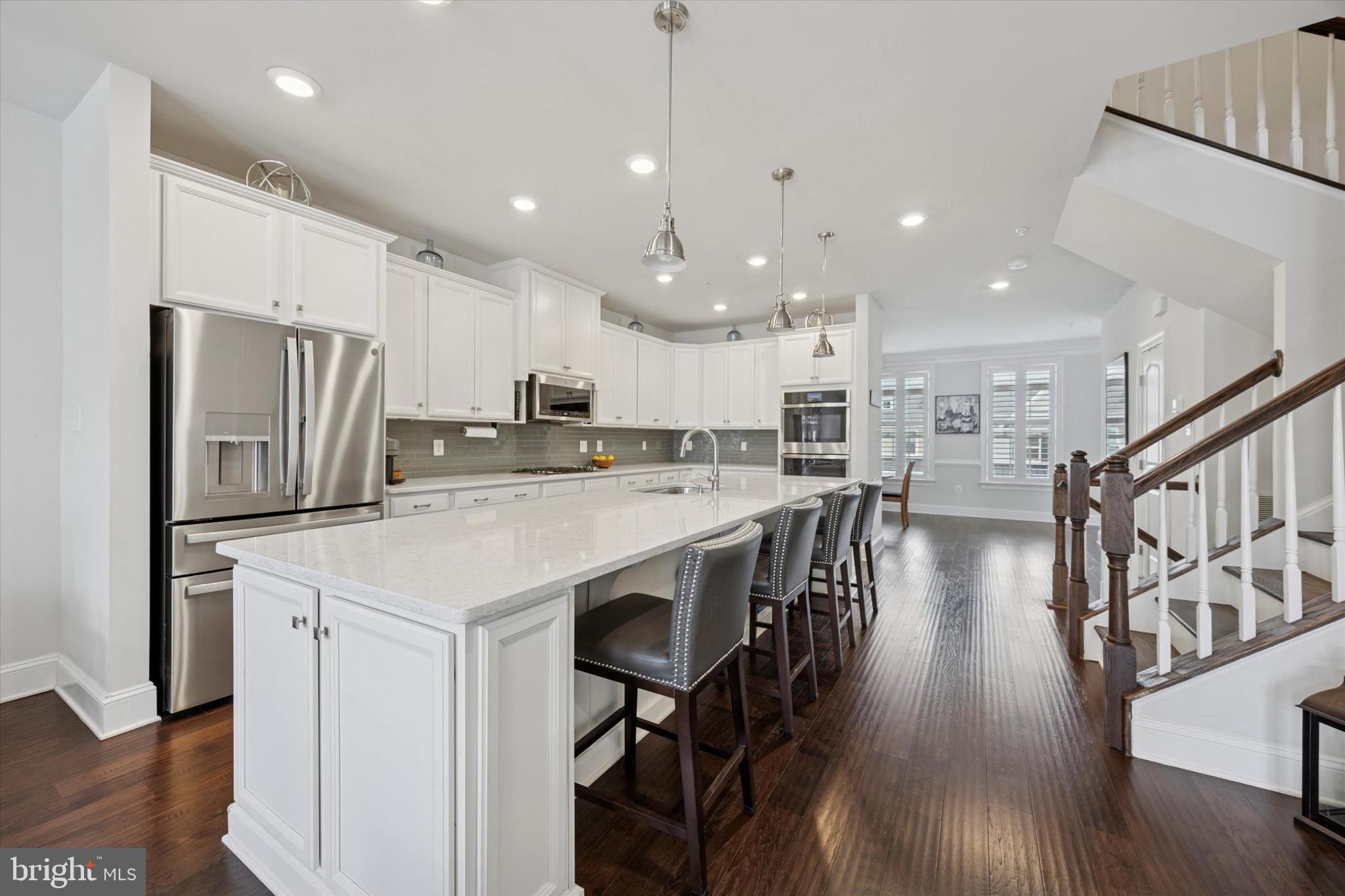 522 CLIFF LANE