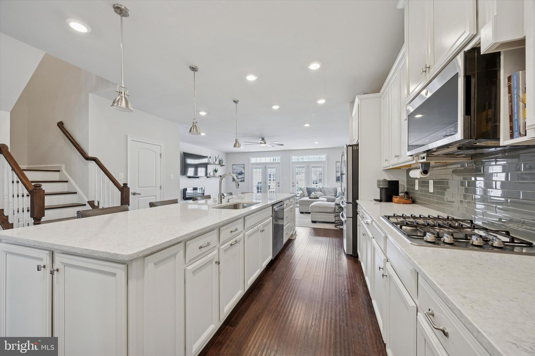 522 CLIFF LANE
