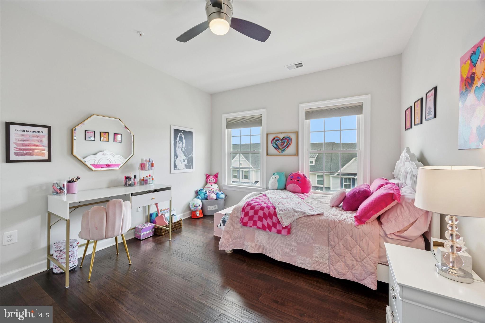 522 CLIFF LANE